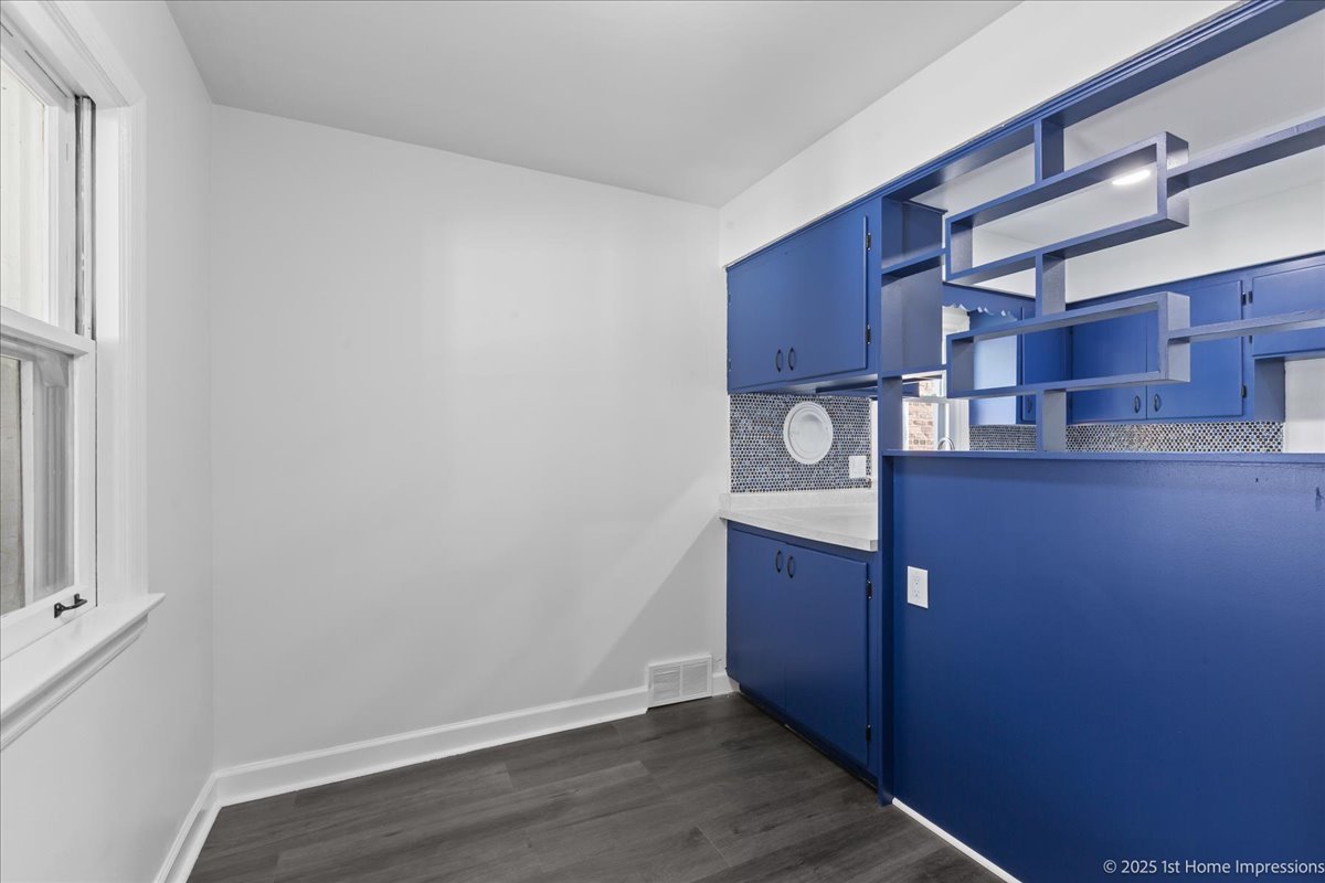 8816 S Jeffery Boulevard, Chicago, IL 60617