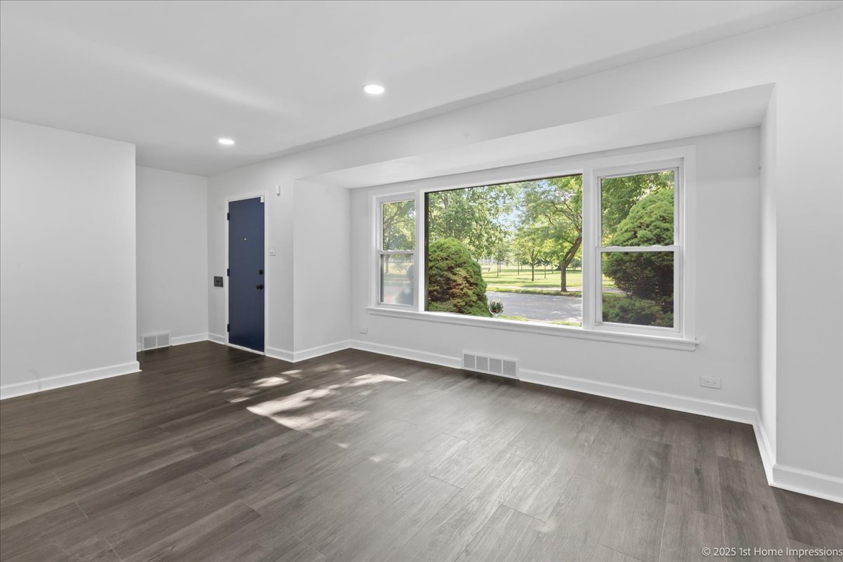 8816 S Jeffery Boulevard, Chicago, IL 60617