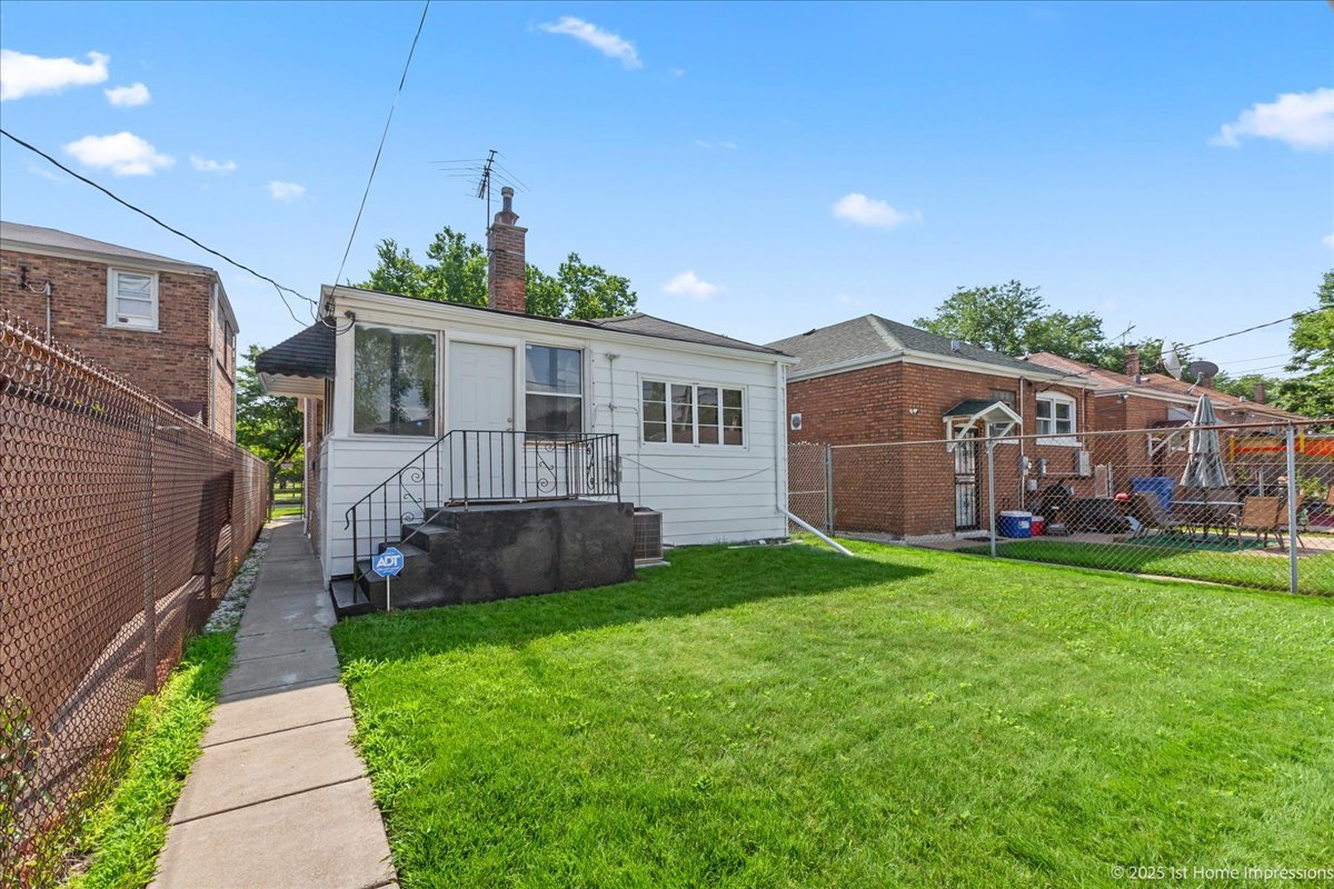 8816 S Jeffery Boulevard, Chicago, IL 60617