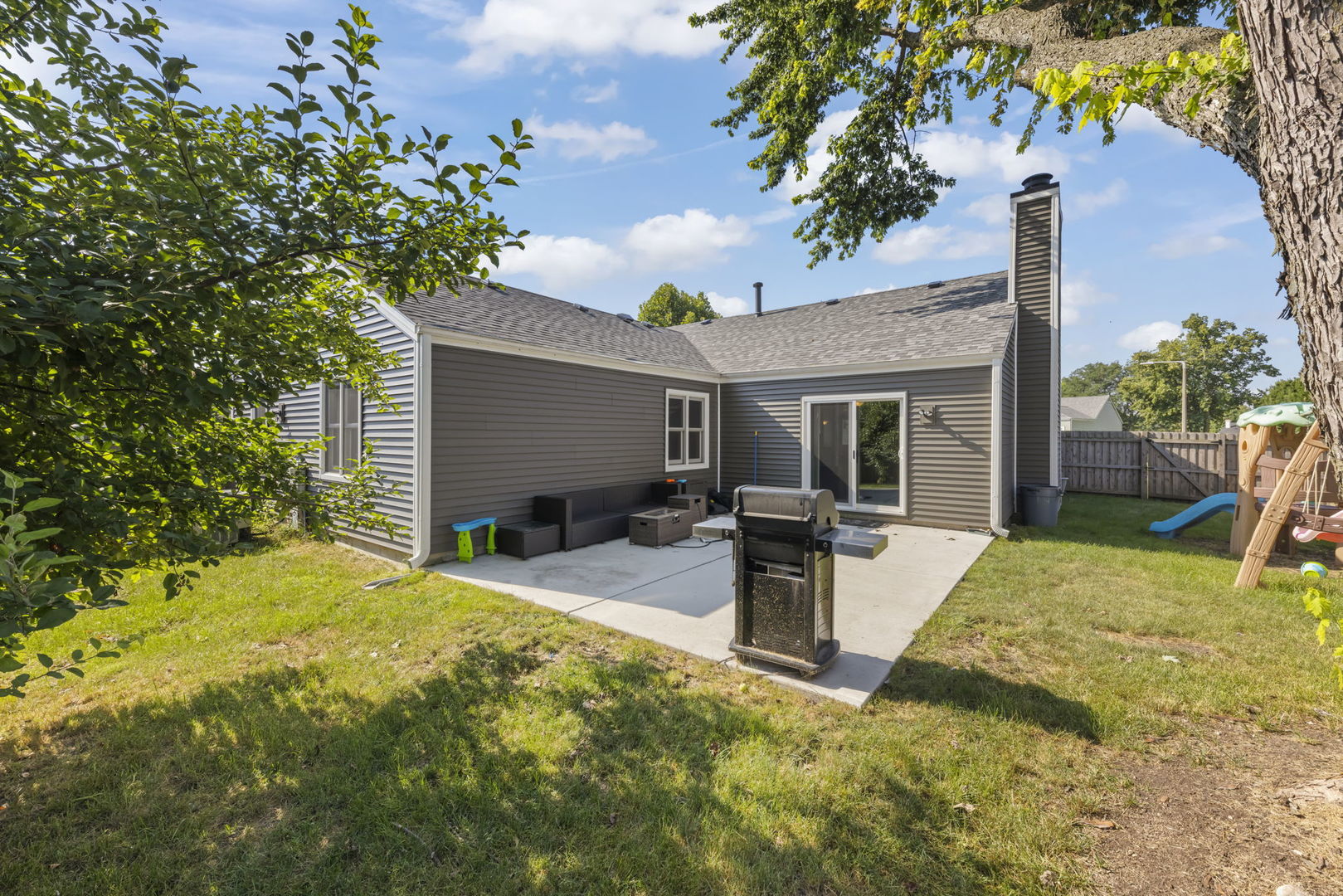 2311 Greenleaf Court, Aurora, IL 60506