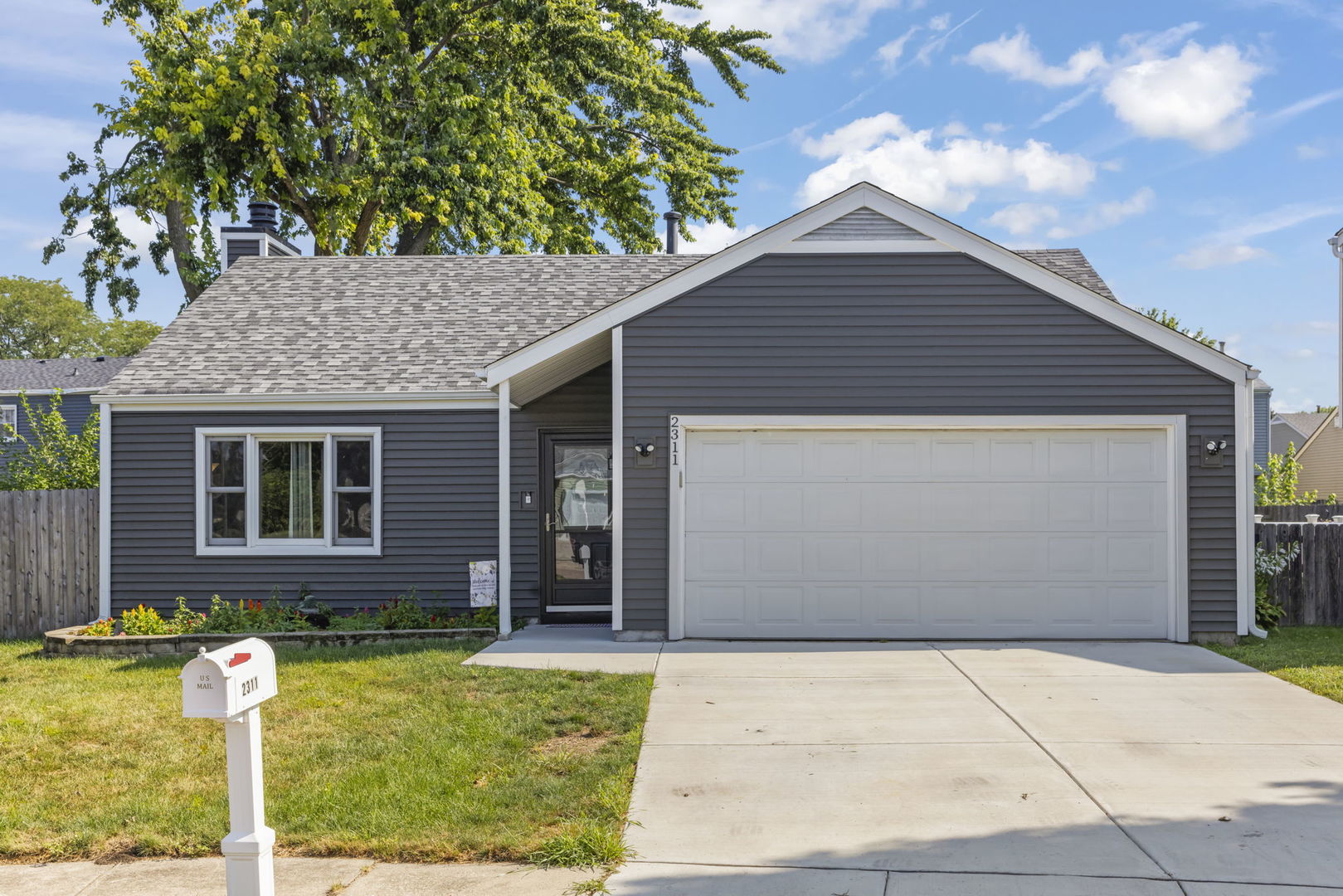 2311 Greenleaf Court, Aurora, IL 60506