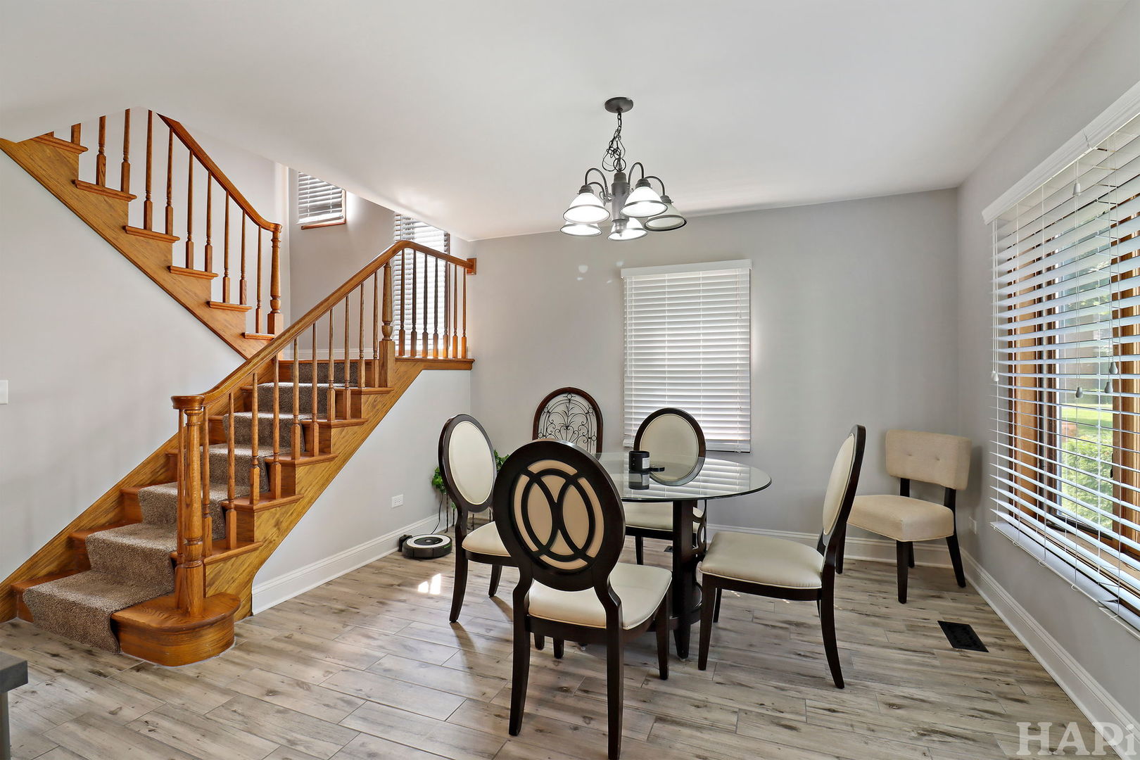 215 S Northwest Highway, Cary, IL 60013