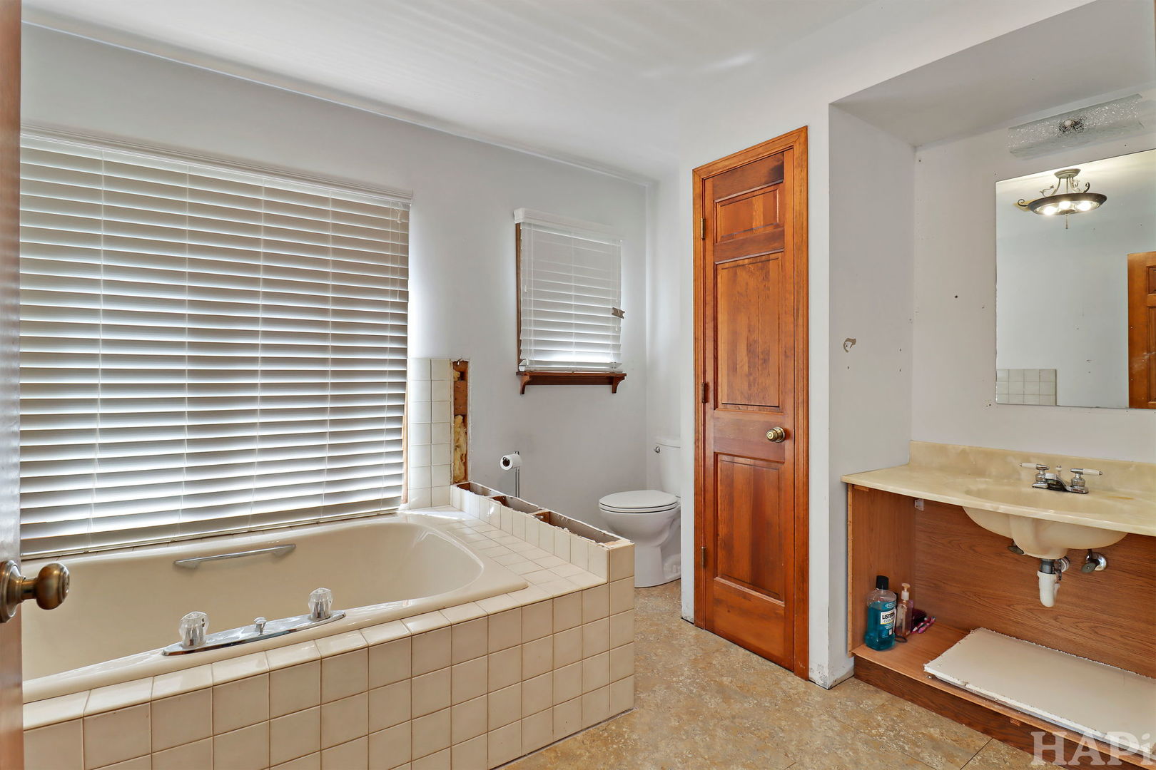 215 S Northwest Highway, Cary, IL 60013