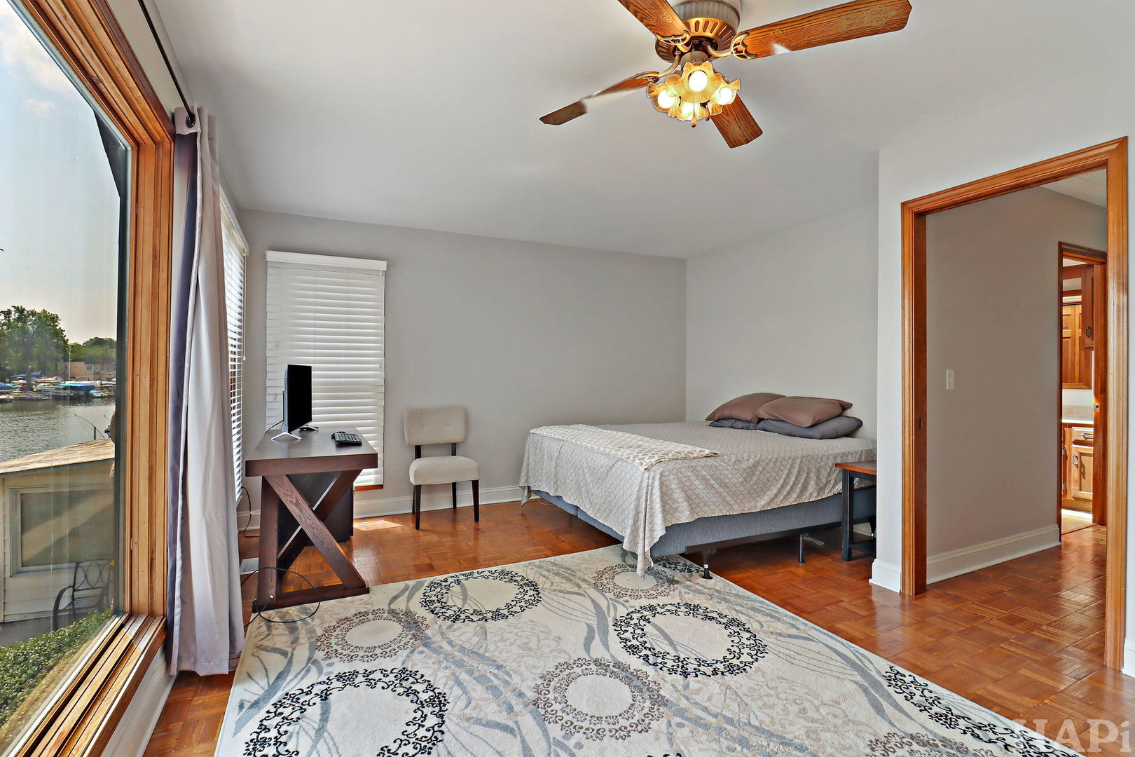 215 S Northwest Highway, Cary, IL 60013