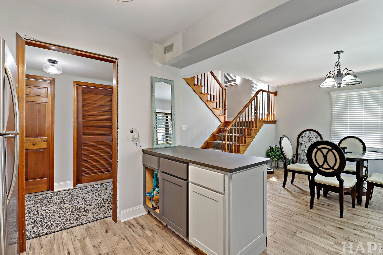 215 S Northwest Highway, Cary, IL 60013