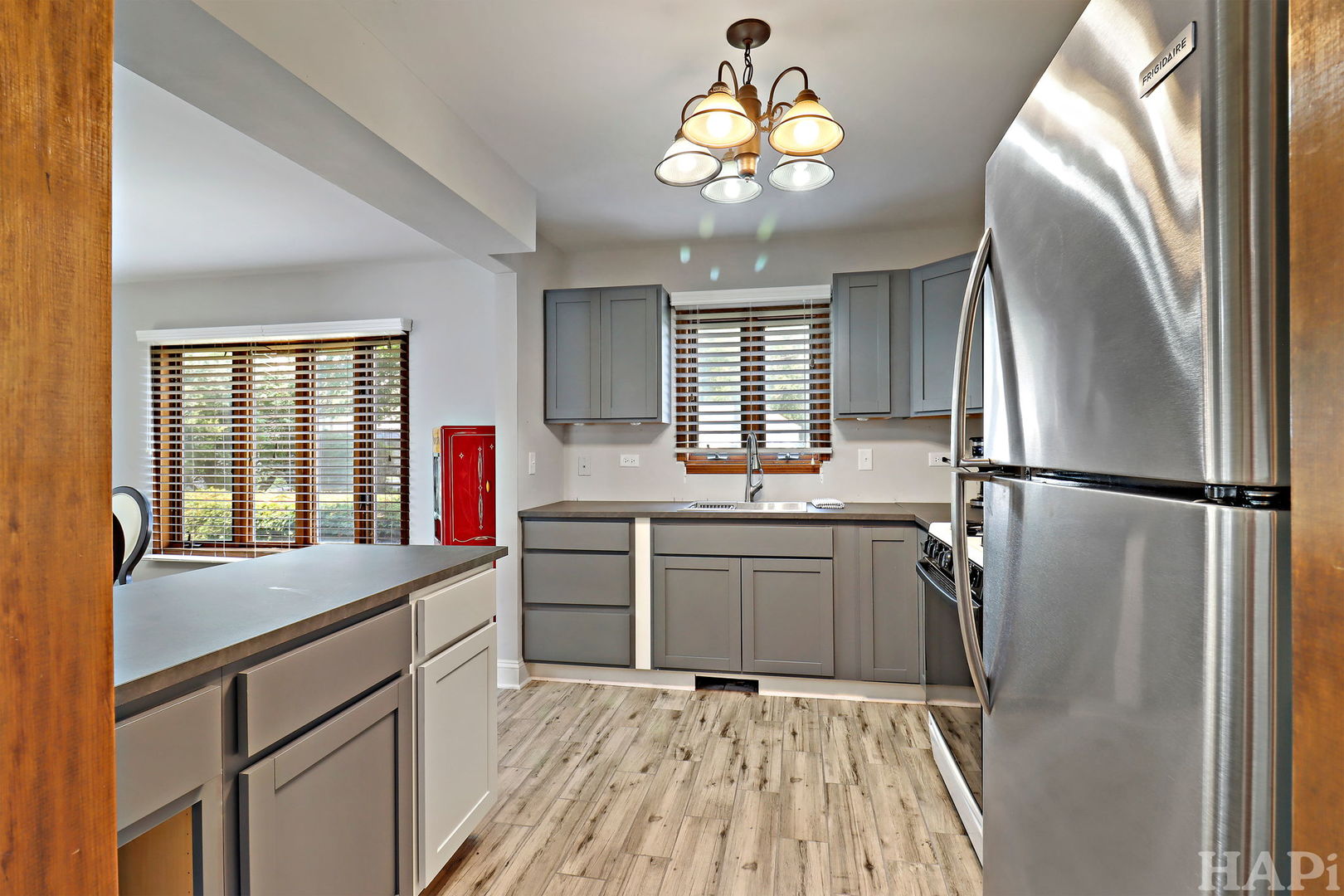 215 S Northwest Highway, Cary, IL 60013