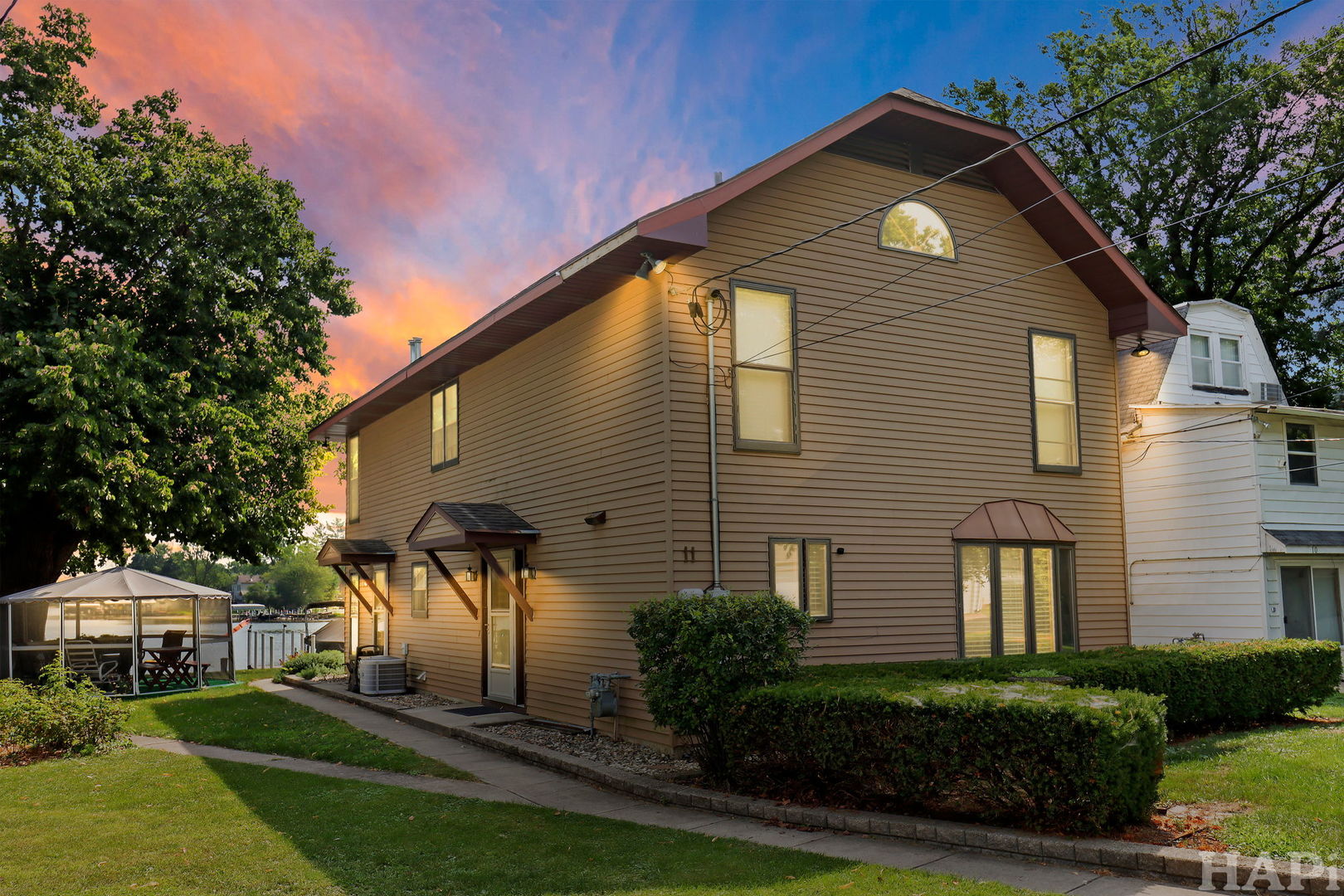 215 S Northwest Highway, Cary, IL 60013