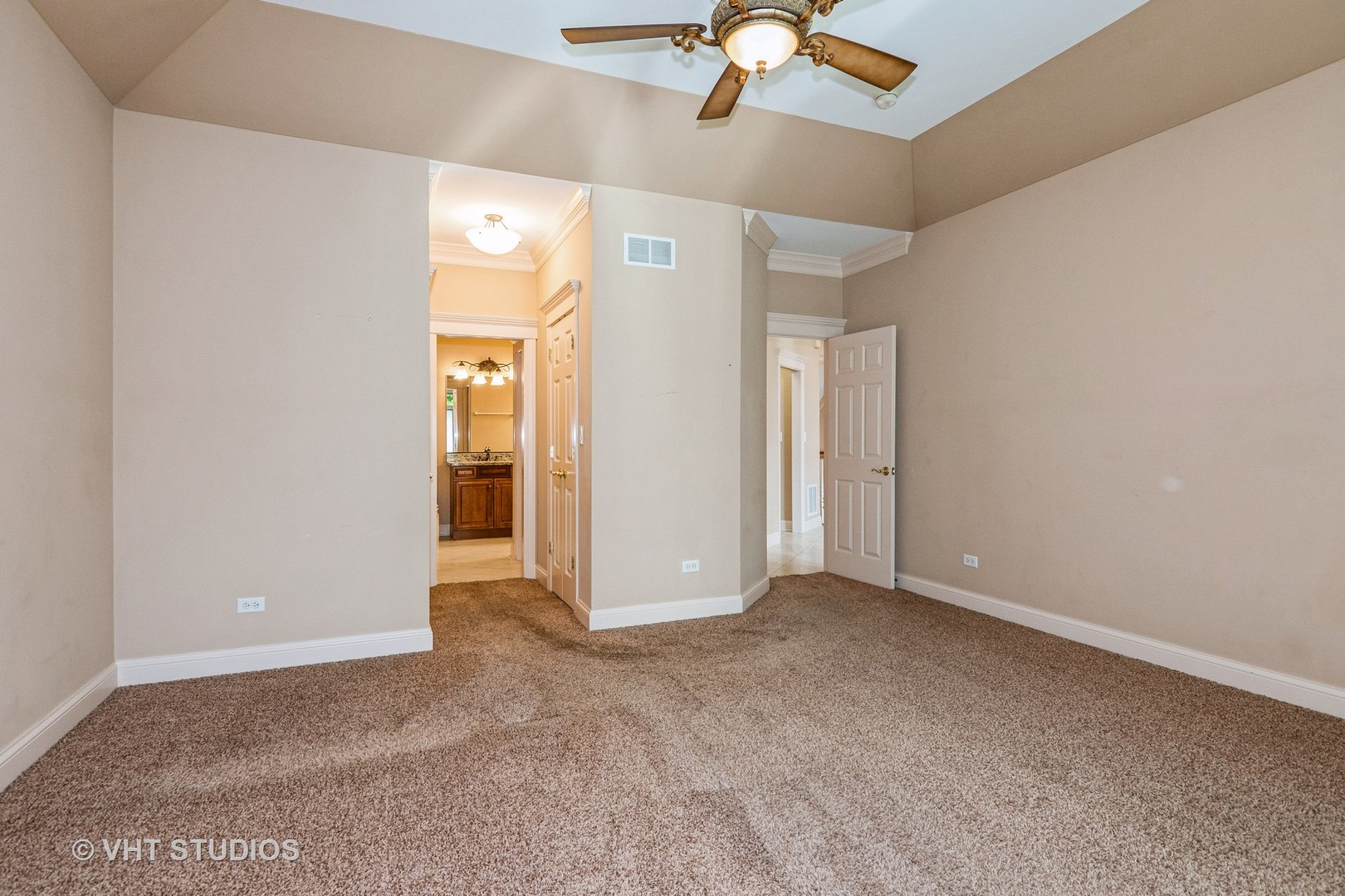 1803 RIZZI Lane, Bartlett, IL 60103