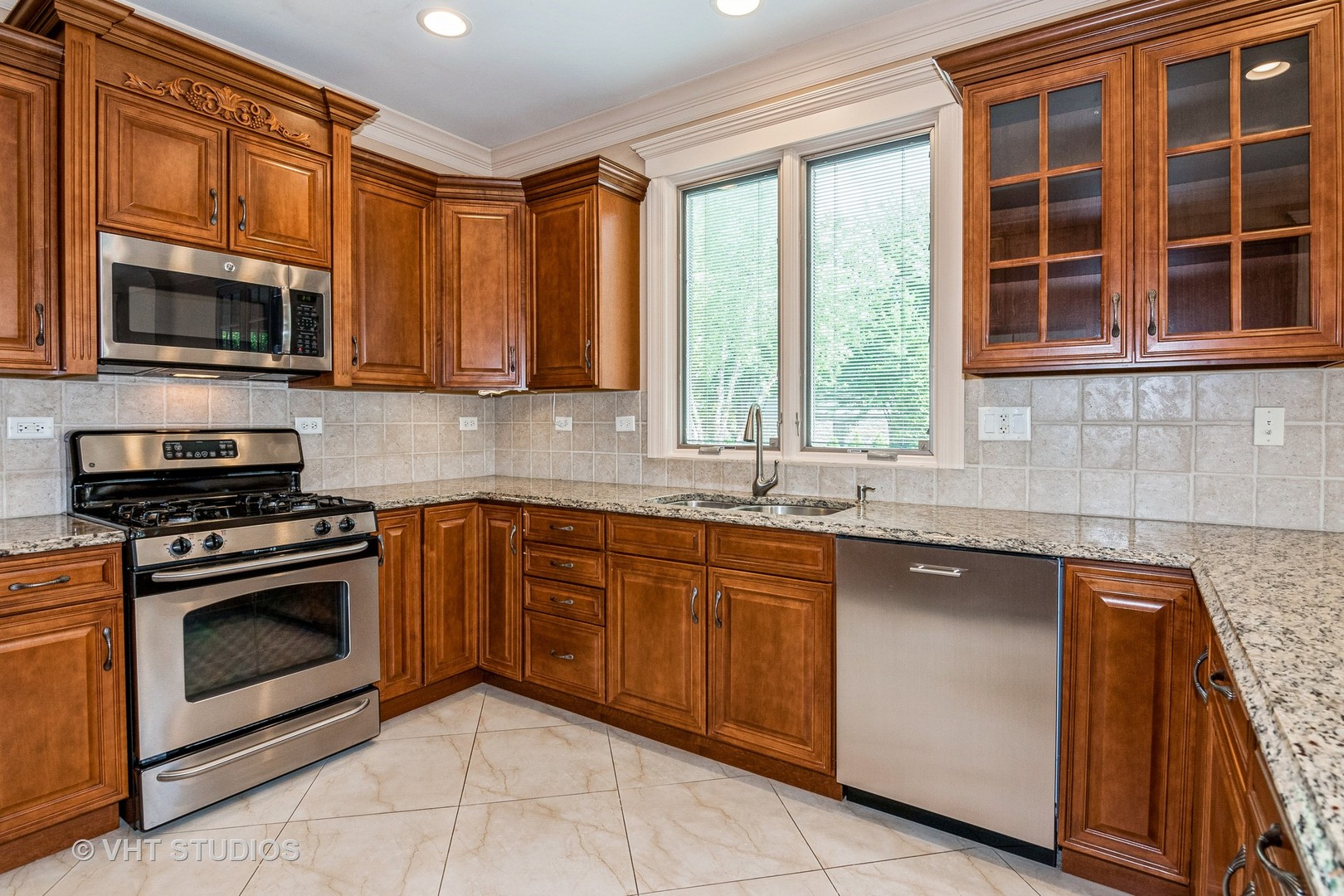 1803 RIZZI Lane, Bartlett, IL 60103
