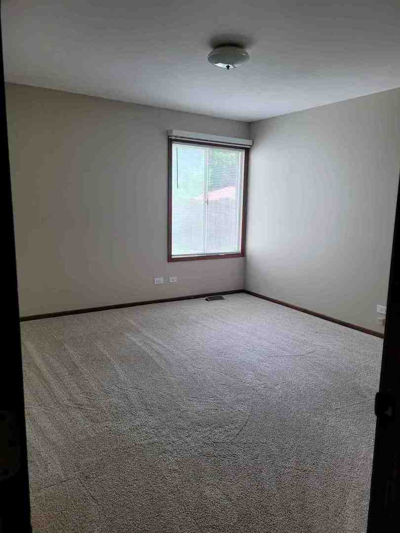 2S601 Cynthia Court, Warrenville, IL 60555