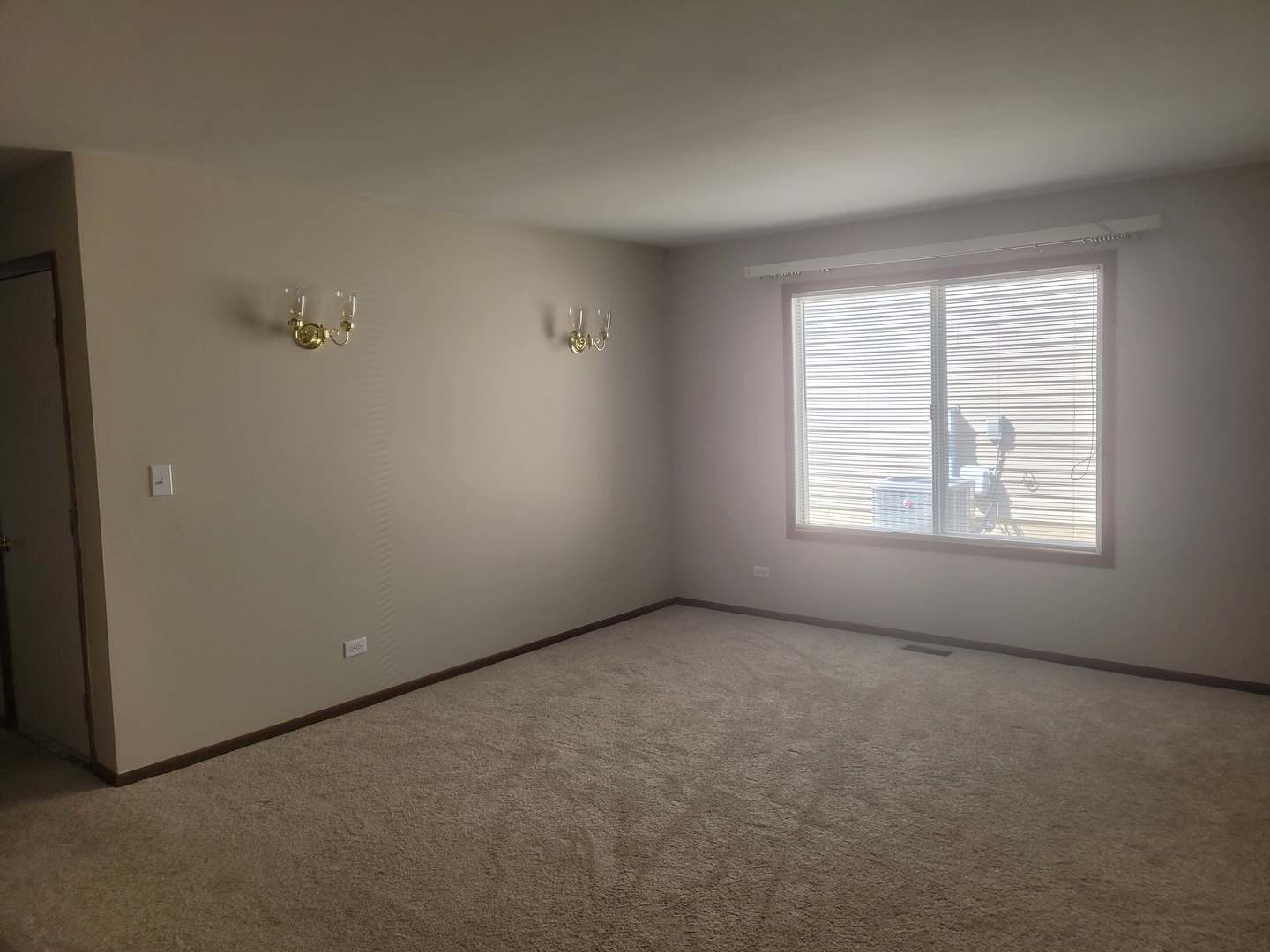 2S601 Cynthia Court, Warrenville, IL 60555