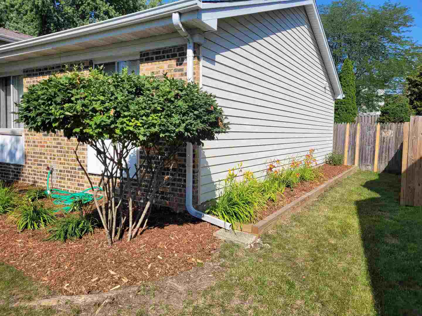 2S601 Cynthia Court, Warrenville, IL 60555