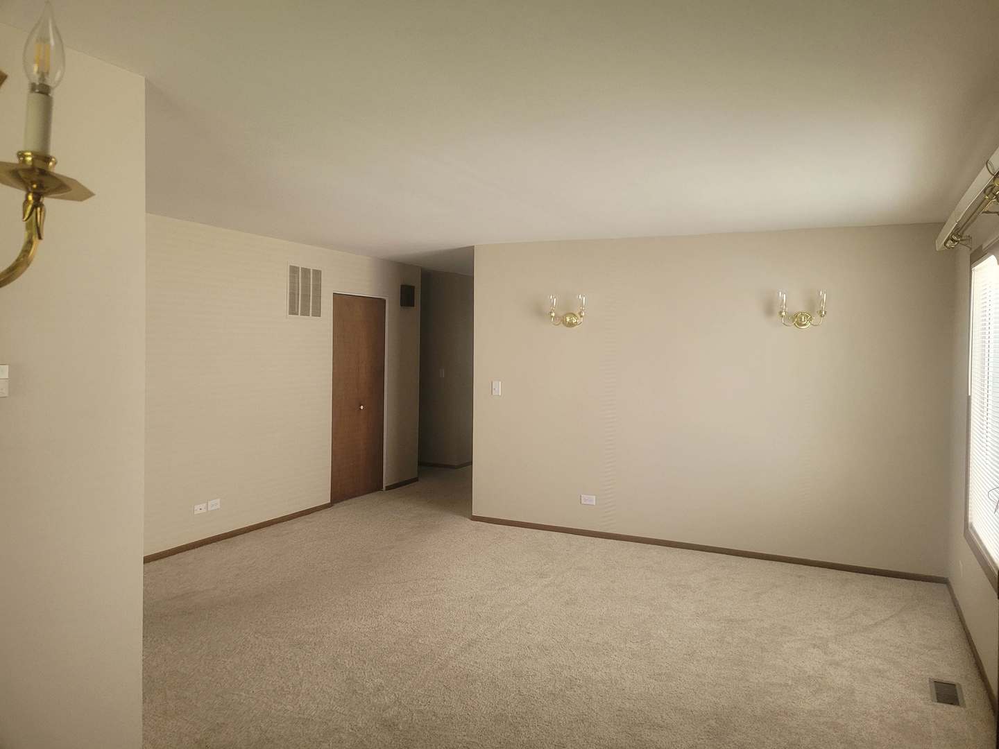 2S601 Cynthia Court, Warrenville, IL 60555