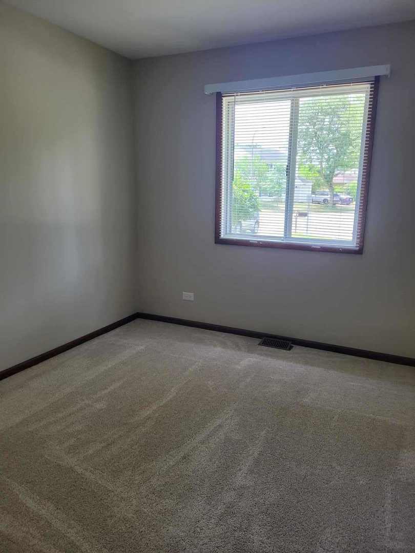 2S601 Cynthia Court, Warrenville, IL 60555