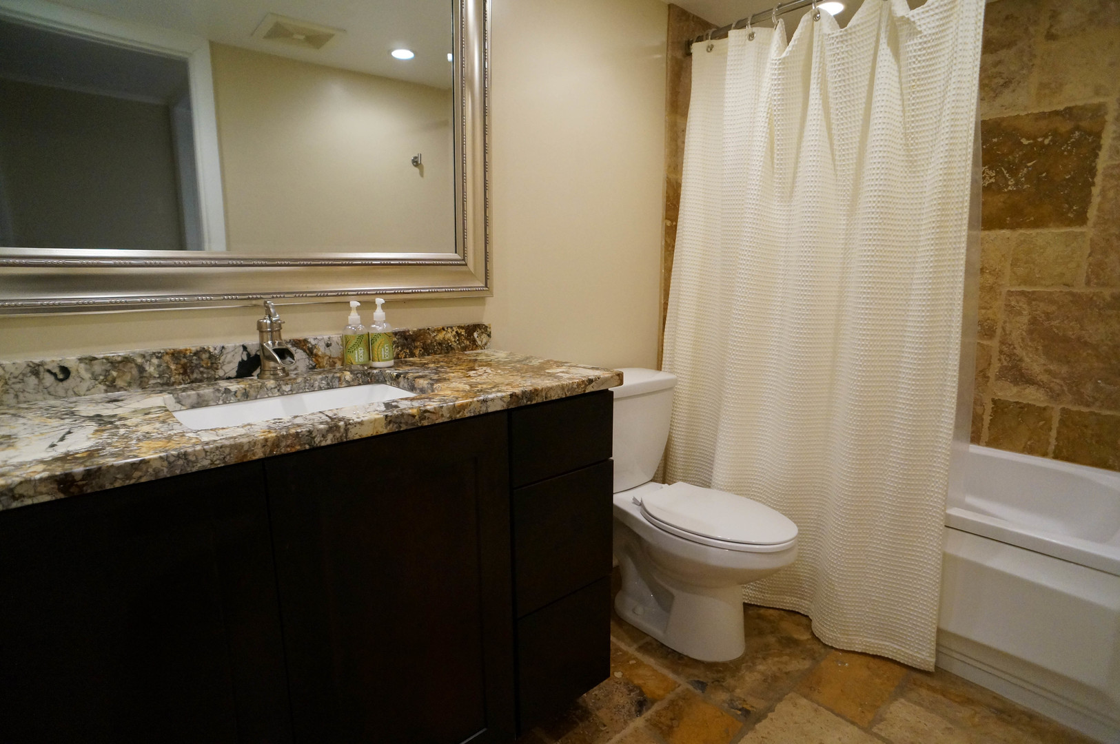 1617 Maple Terrace #1P, Lisle, IL 60532