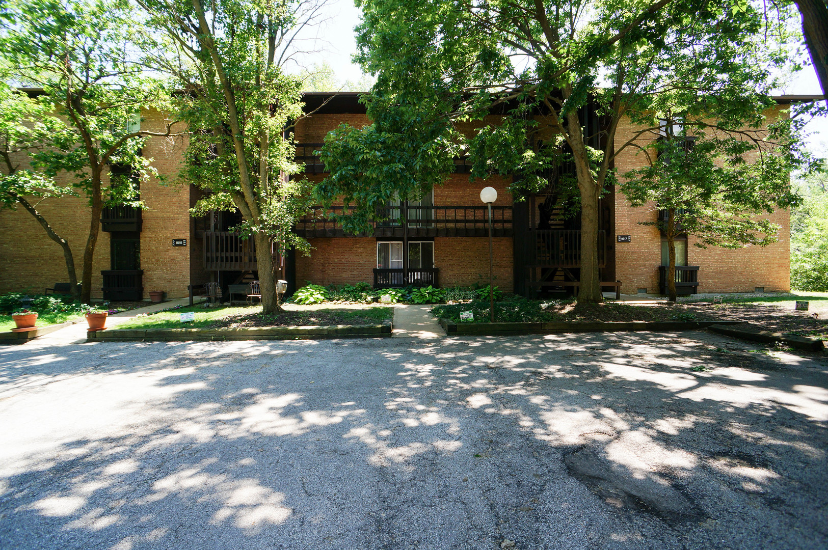 1617 Maple Terrace #1P, Lisle, IL 60532
