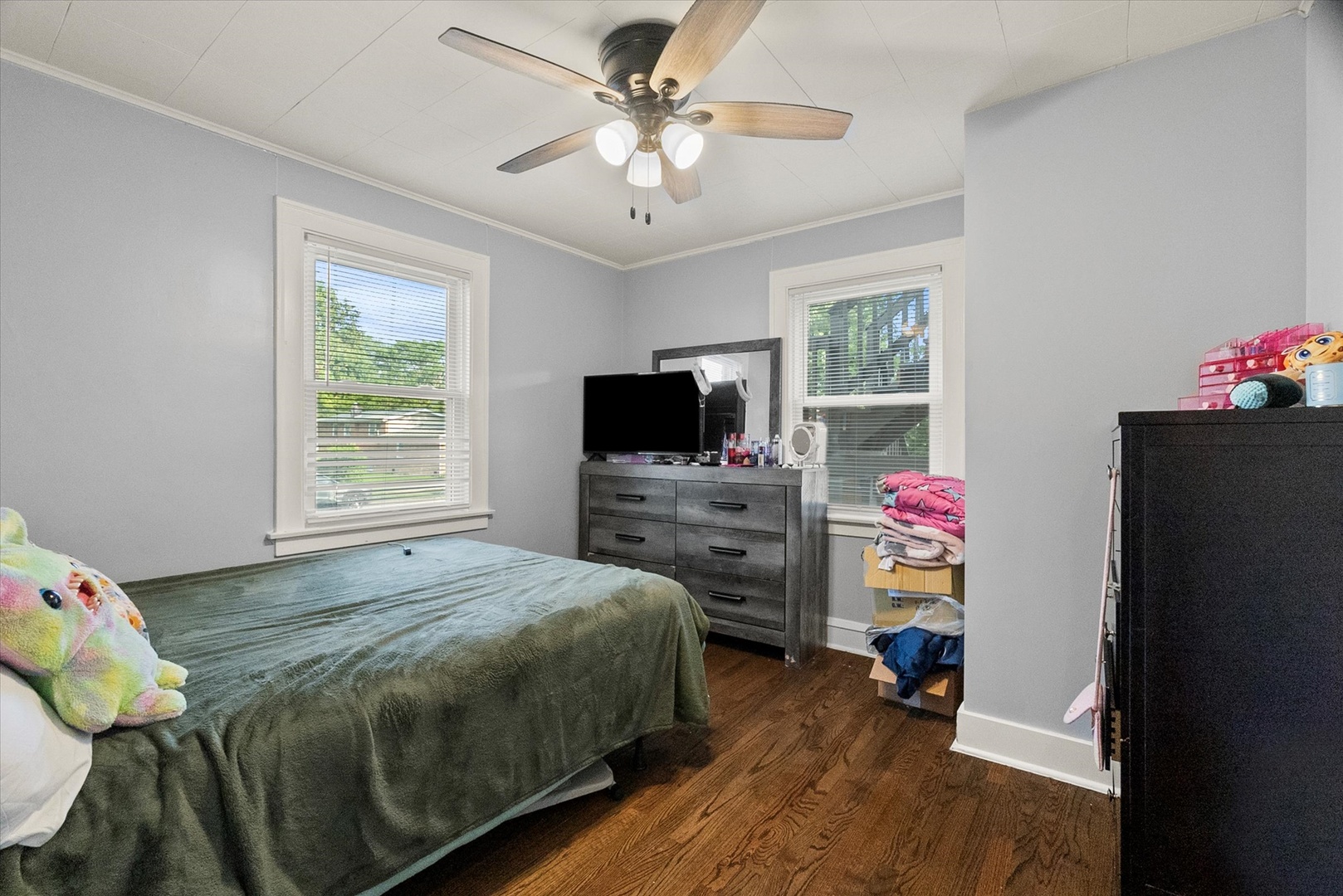 28 E 157th Street, Harvey, IL 60426