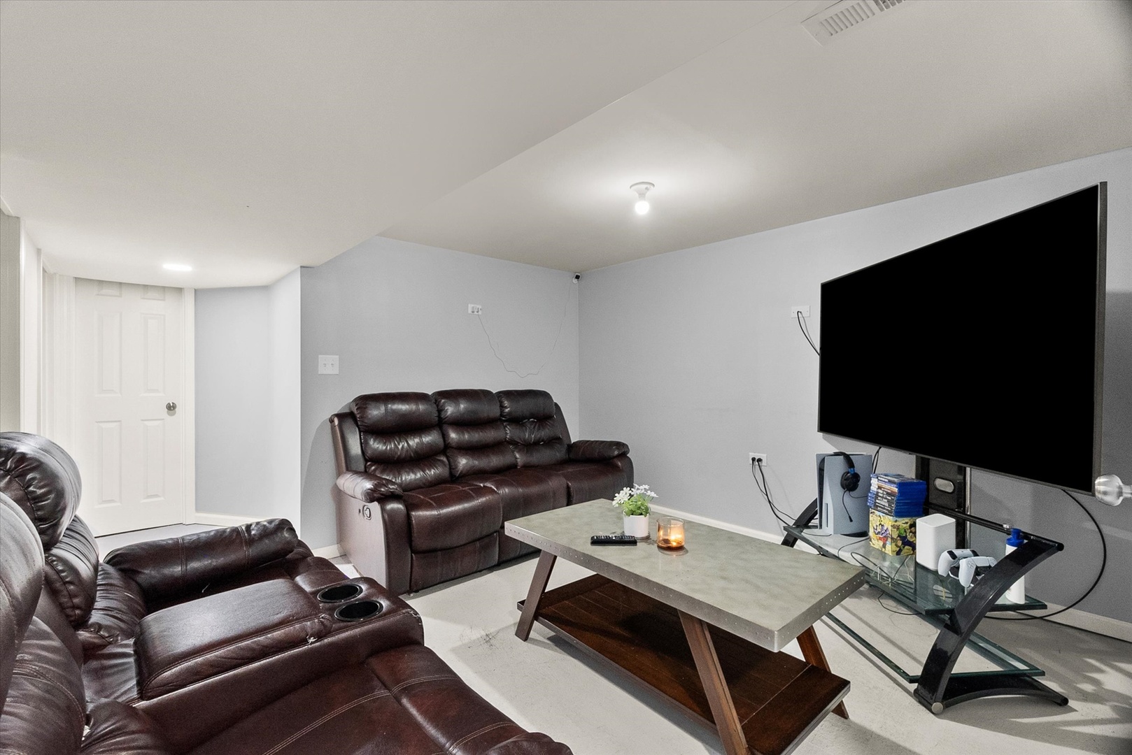 28 E 157th Street, Harvey, IL 60426
