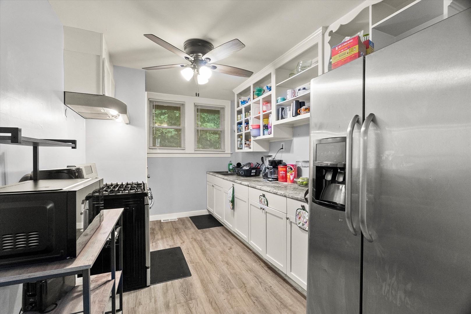 28 E 157th Street, Harvey, IL 60426