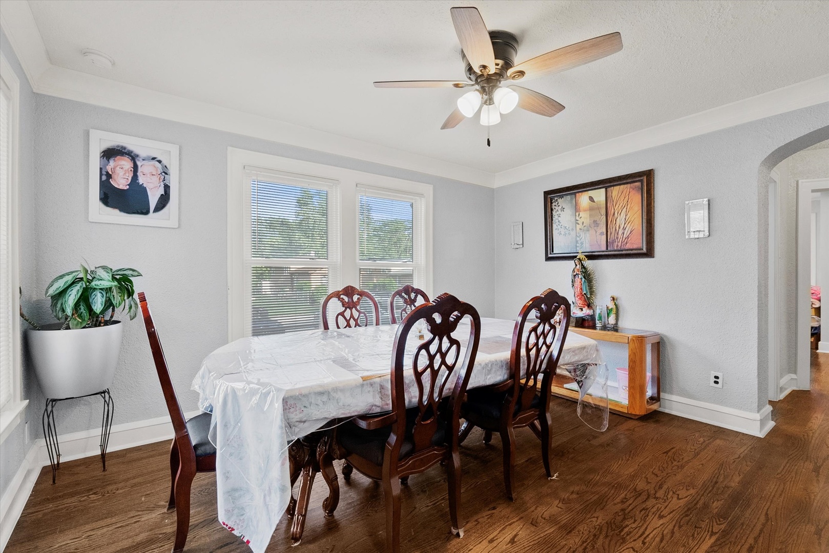 28 E 157th Street, Harvey, IL 60426