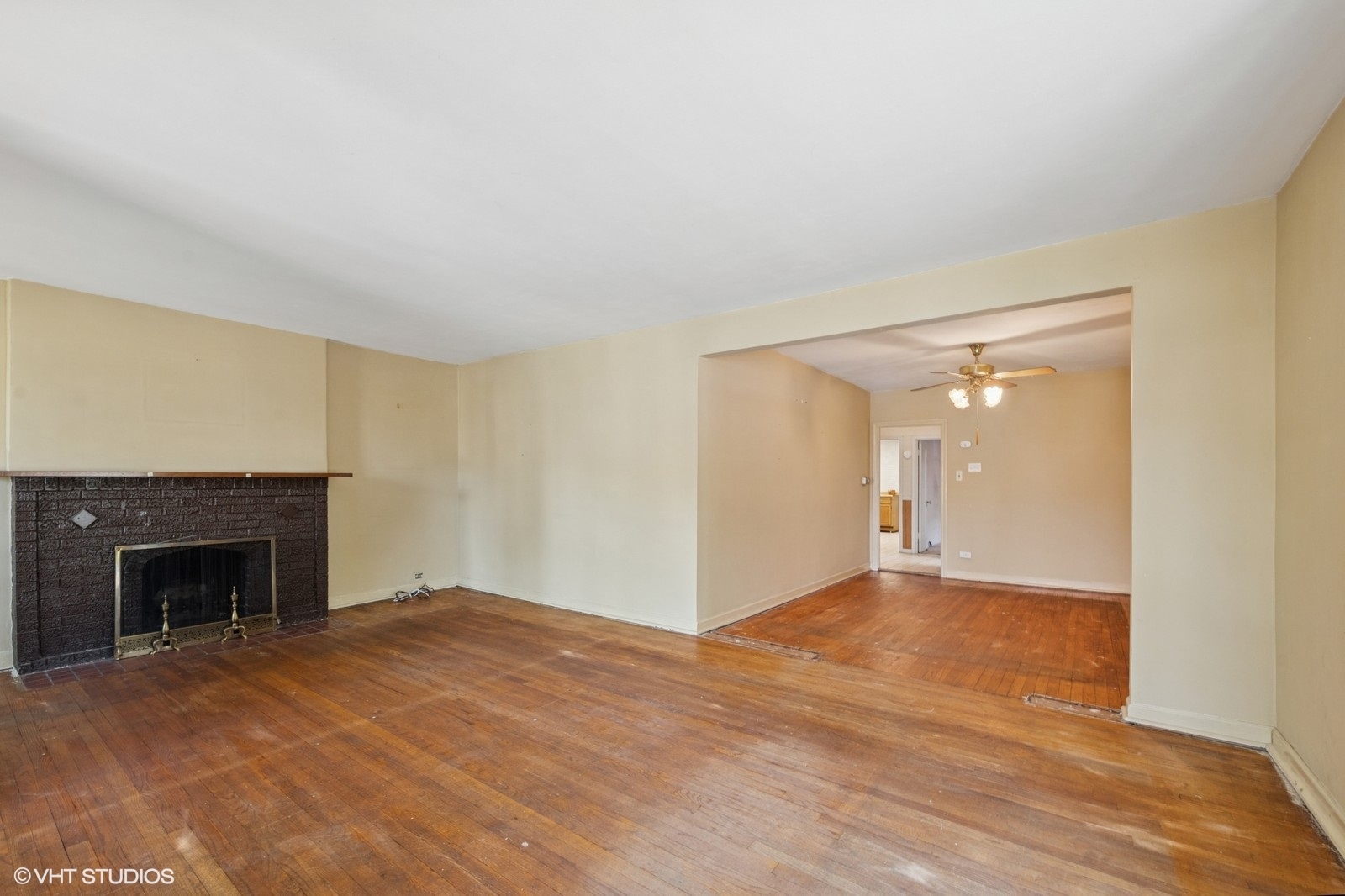 6417 N Oxford Avenue, Chicago, IL 60631