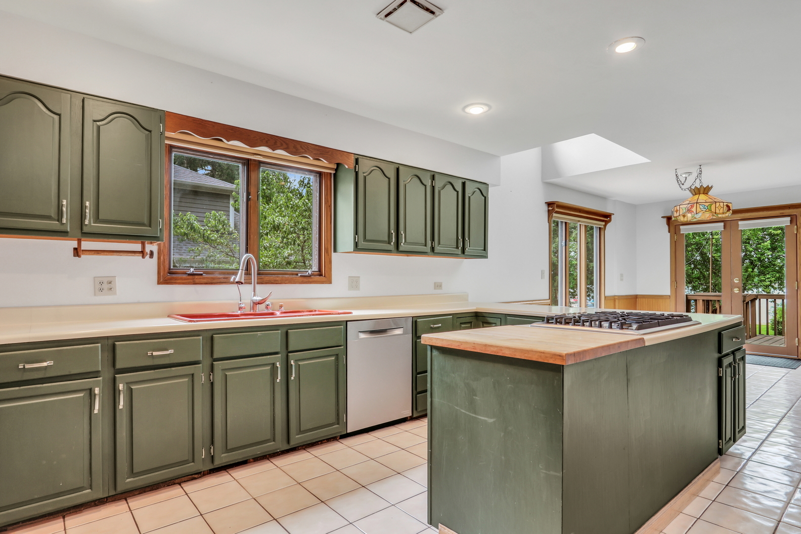 22806 W Loon Lake Boulevard, Antioch, IL 60002