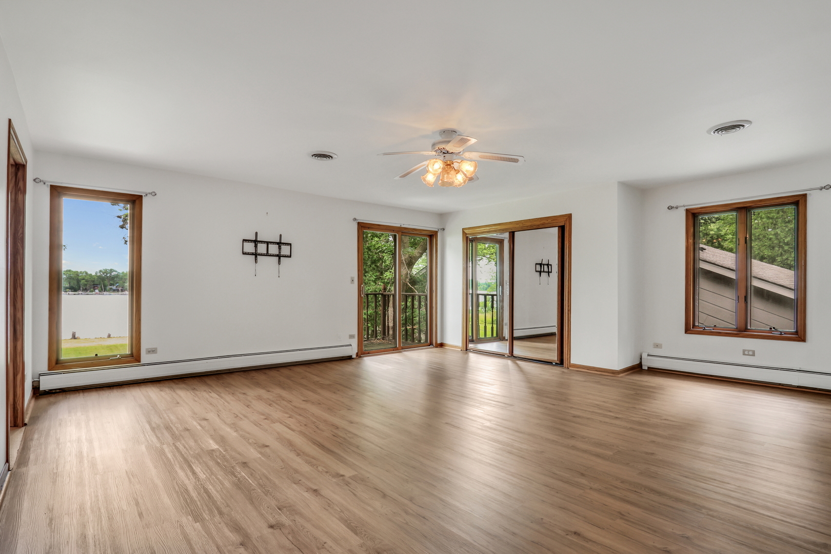 22806 W Loon Lake Boulevard, Antioch, IL 60002