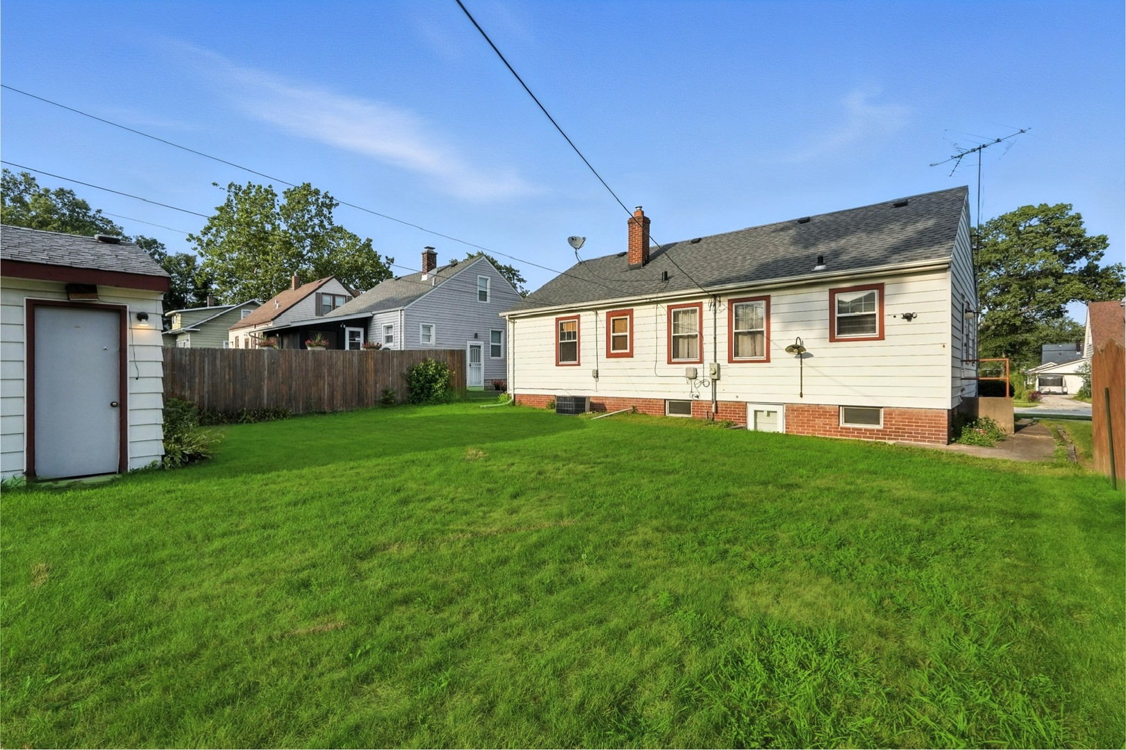 18246 Wildwood Avenue, Lansing, IL 60438