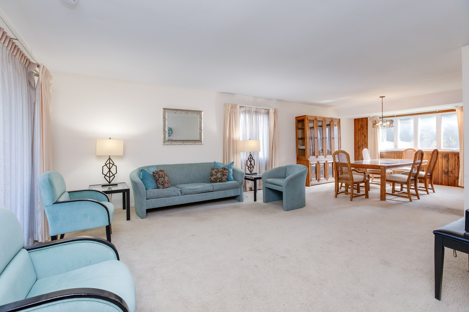 1565 N Summit Street, Wheaton, IL 60187