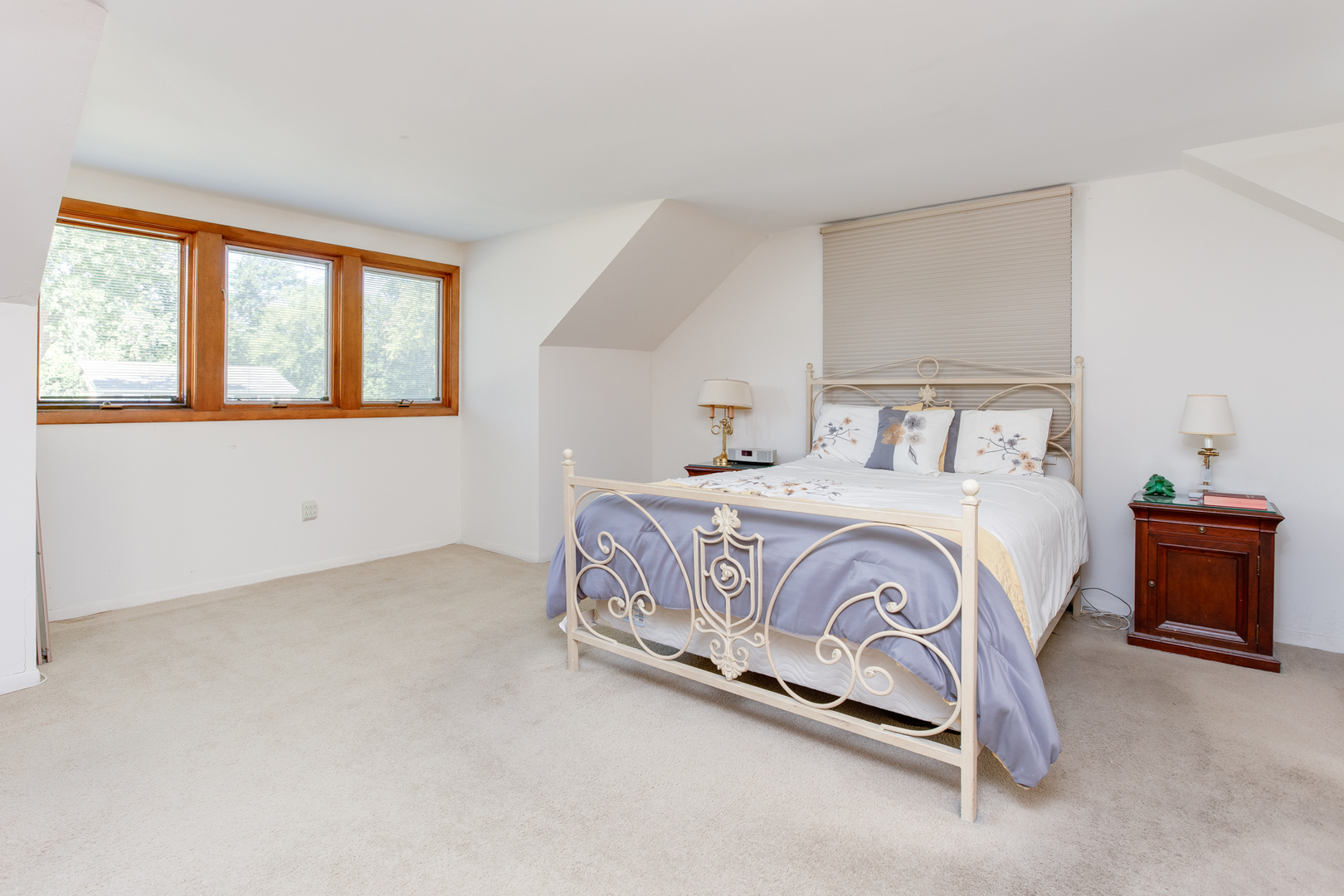 1565 N Summit Street, Wheaton, IL 60187