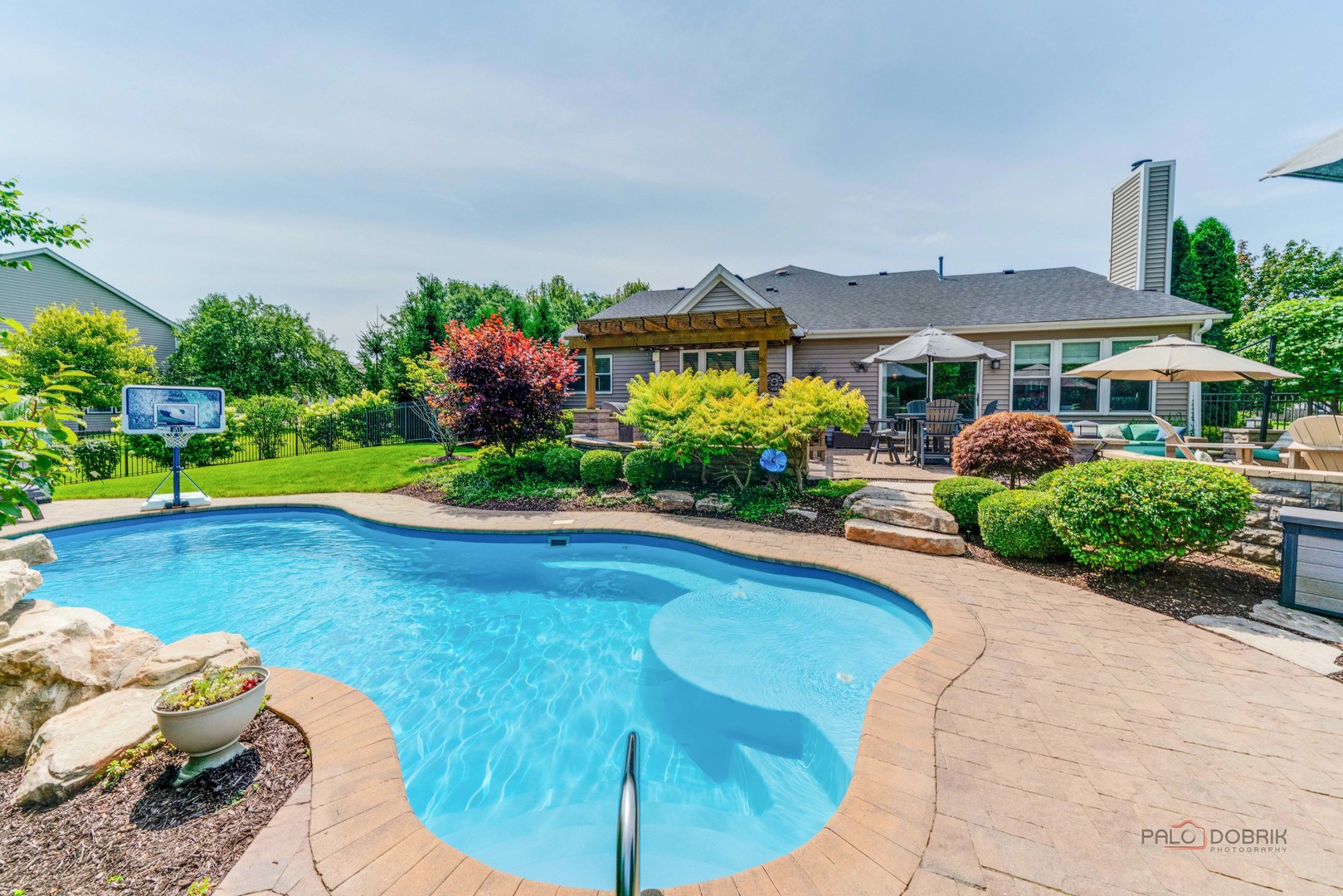 14436 Greenfield Court, Green Oaks, IL 60048
