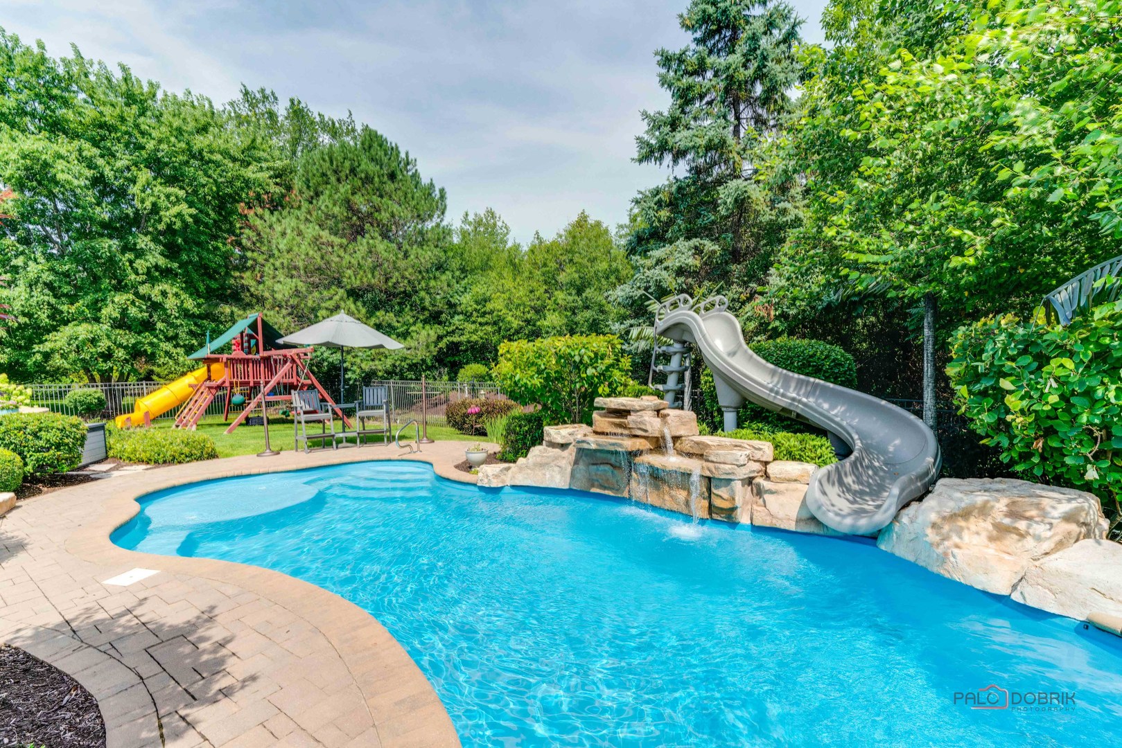 14436 Greenfield Court, Green Oaks, IL 60048