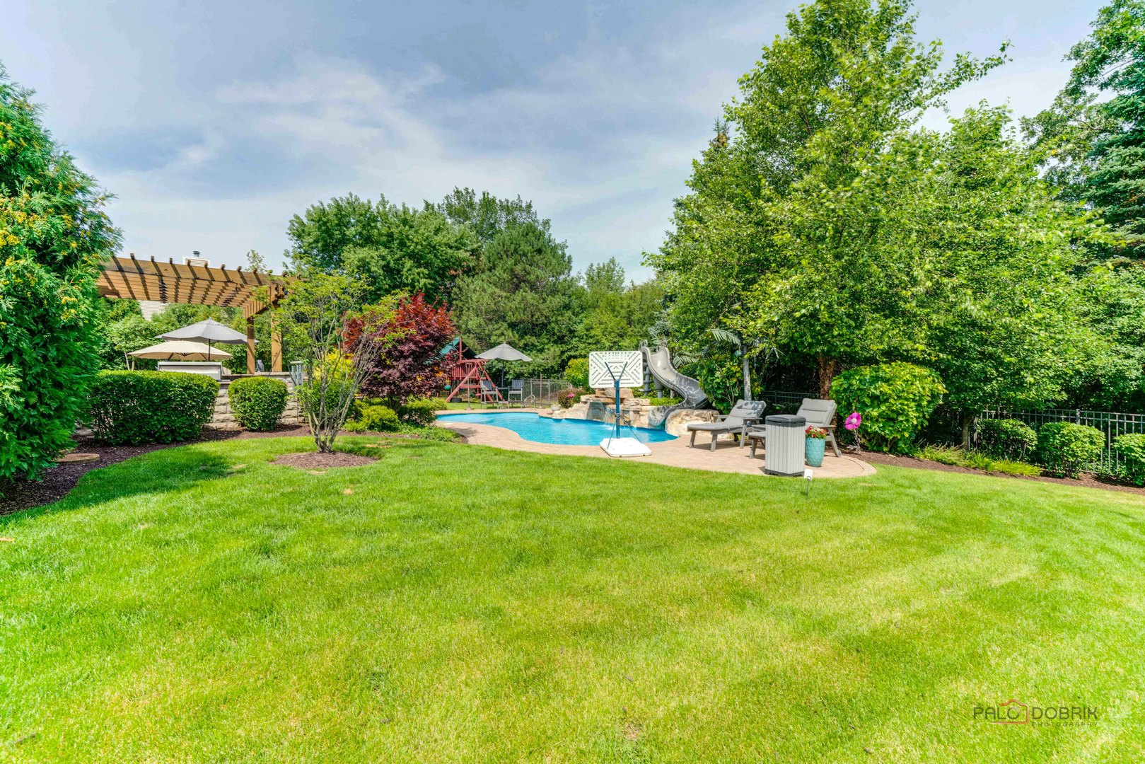 14436 Greenfield Court, Green Oaks, IL 60048