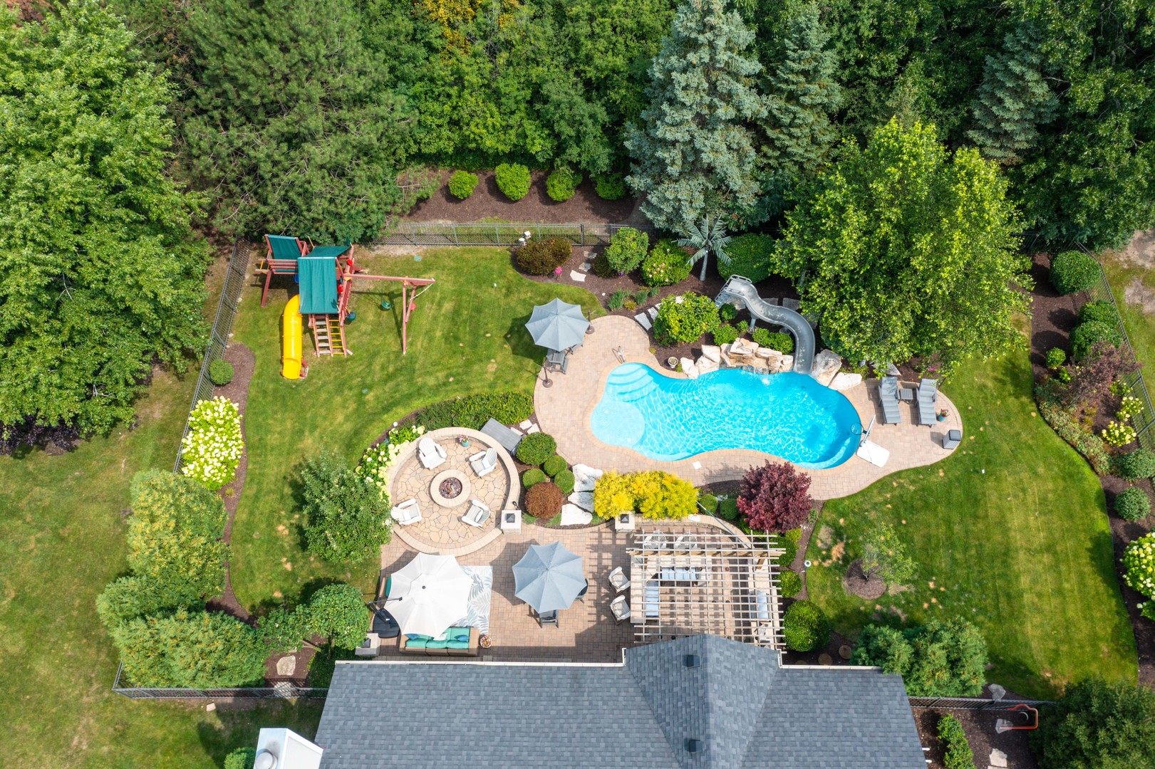 14436 Greenfield Court, Green Oaks, IL 60048