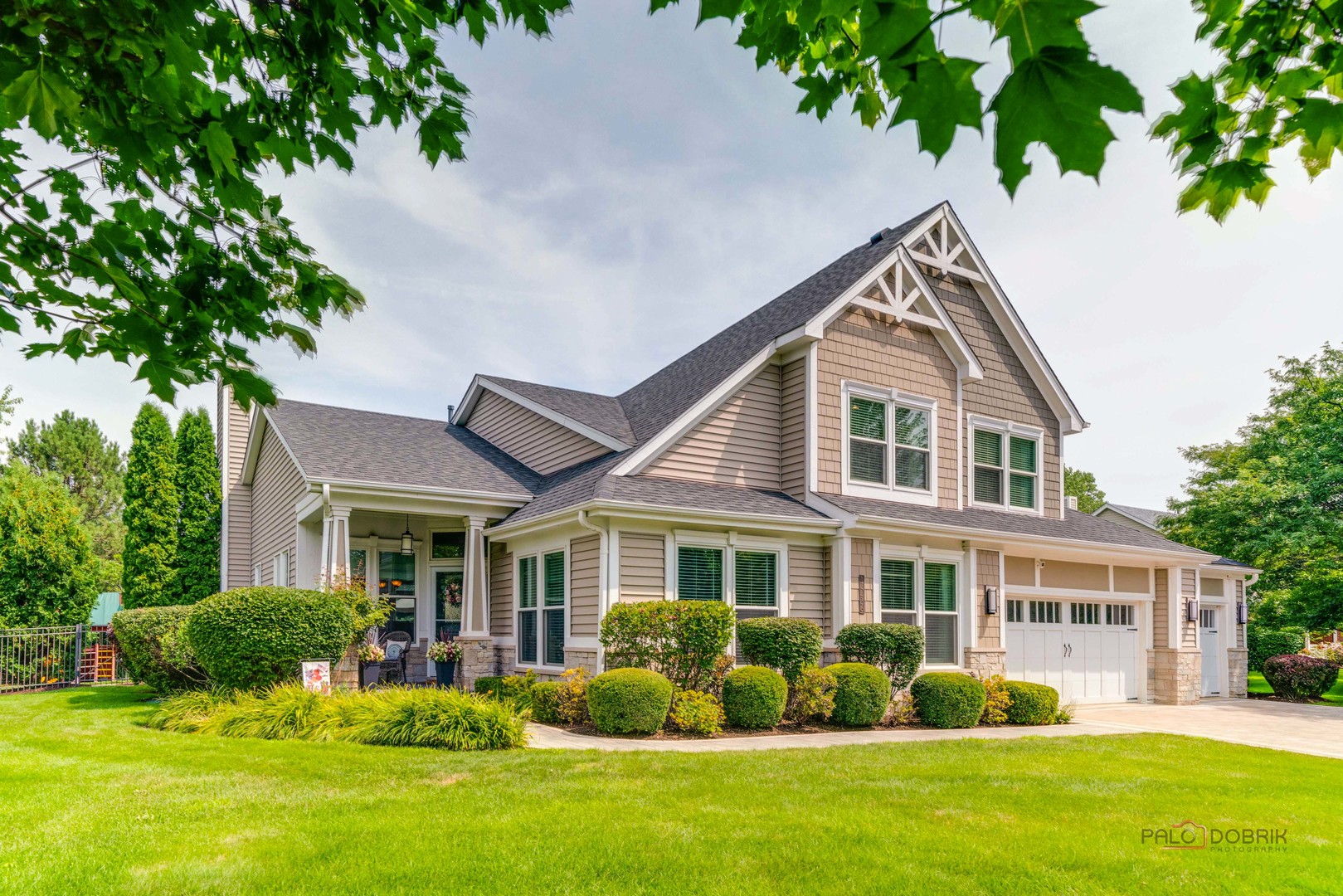 14436 Greenfield Court, Green Oaks, IL 60048