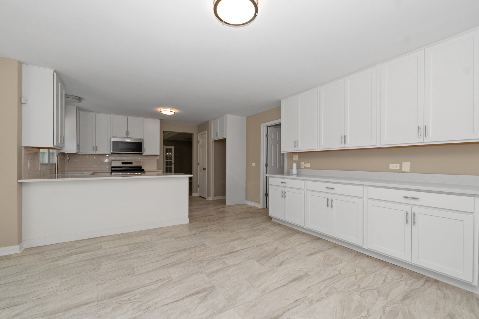 3713 Dewey Avenue, Richton Park, IL 60471