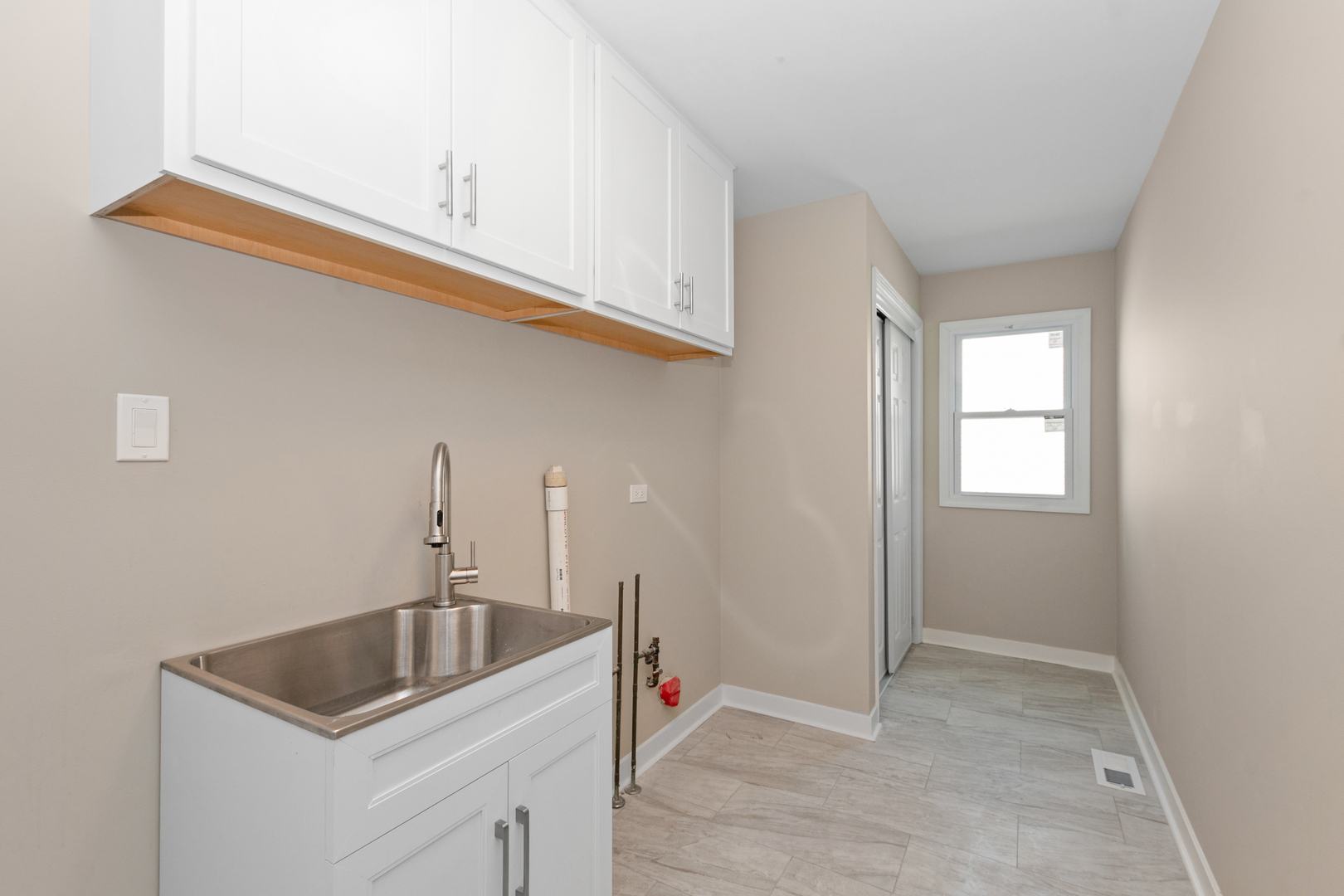 3713 Dewey Avenue, Richton Park, IL 60471