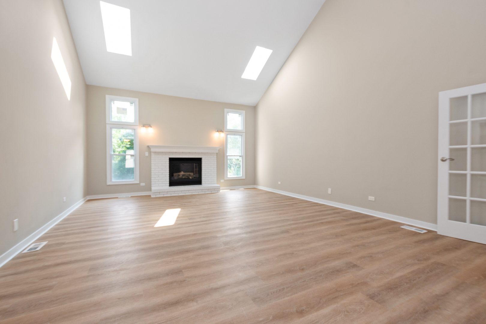3713 Dewey Avenue, Richton Park, IL 60471