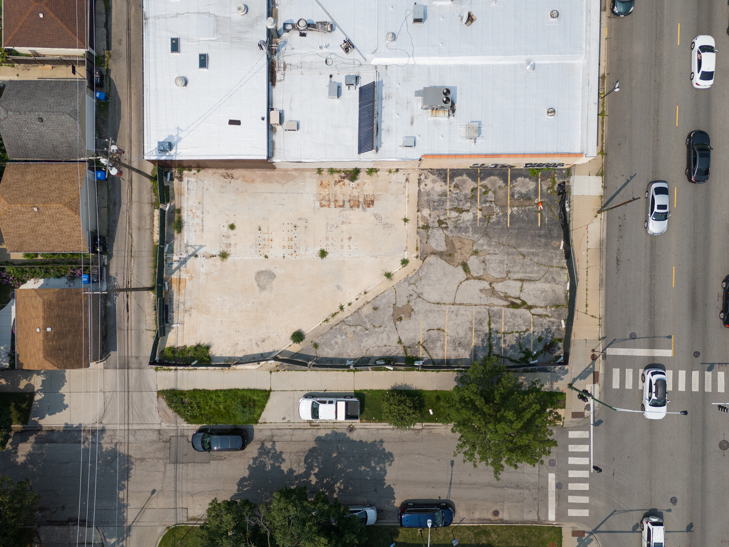5401 W Montrose Avenue, Chicago, IL 60641