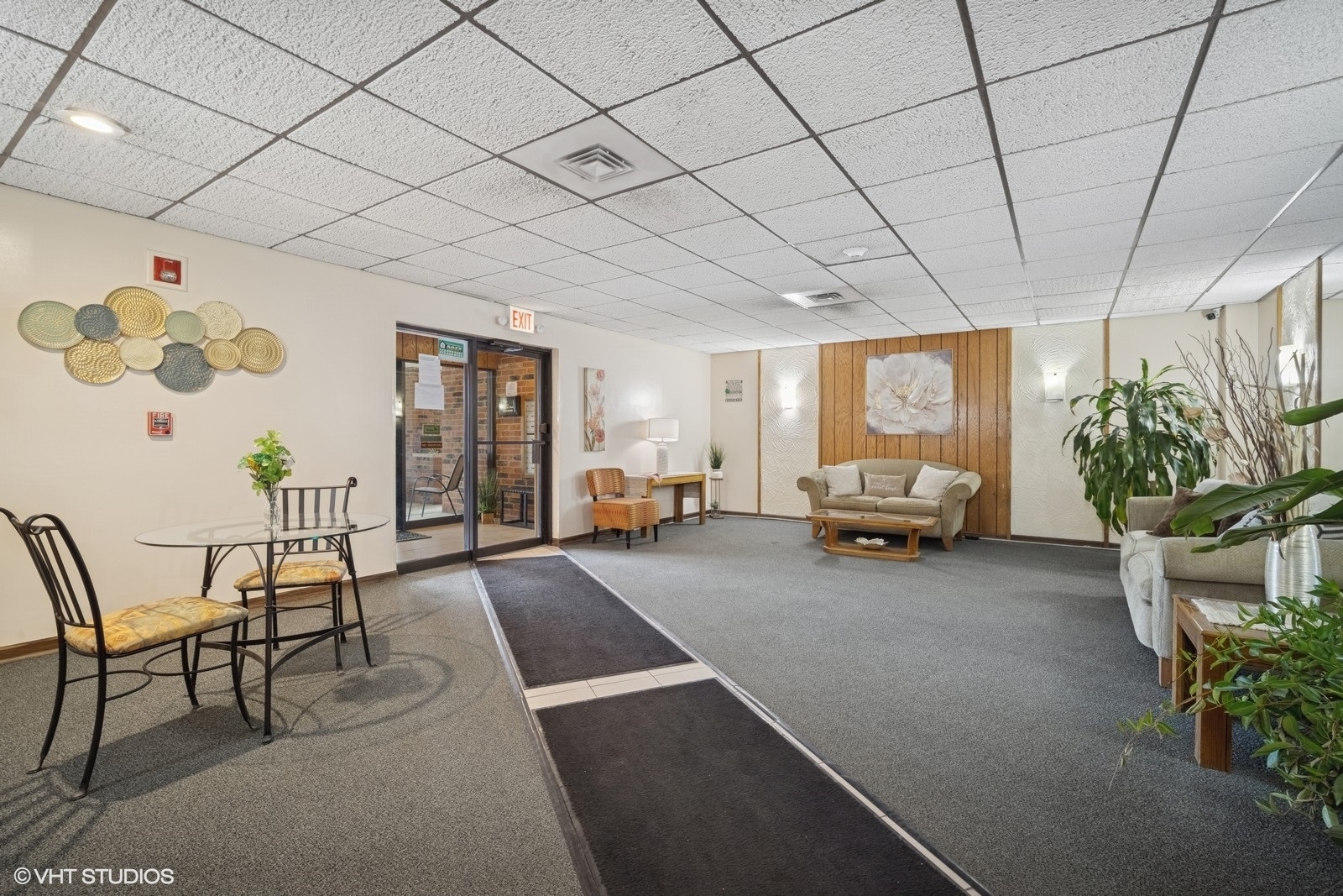 9377 Landings Lane #502, Des Plaines, IL 60016