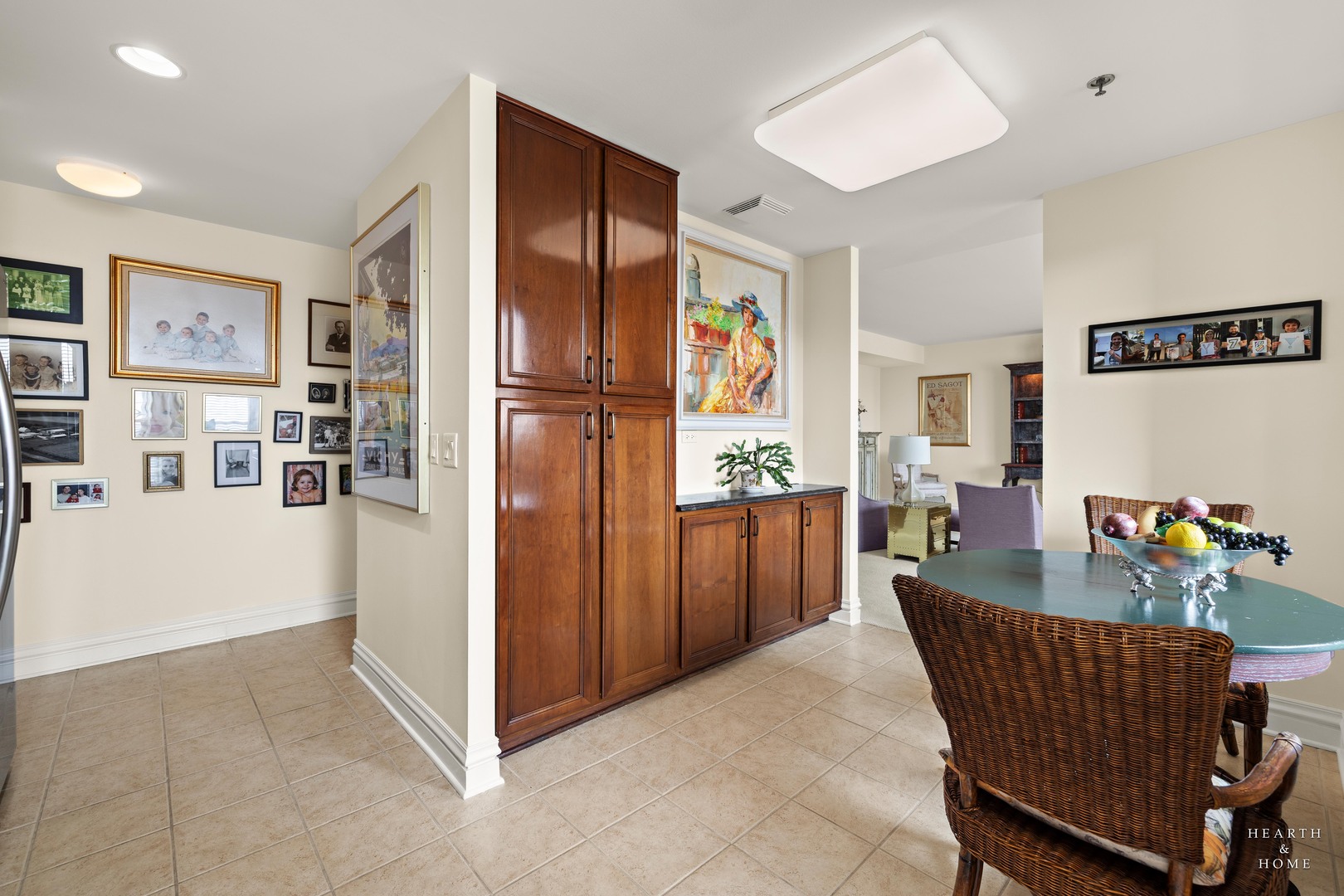 77 S Evergreen Avenue #403, Arlington Heights, IL 60005