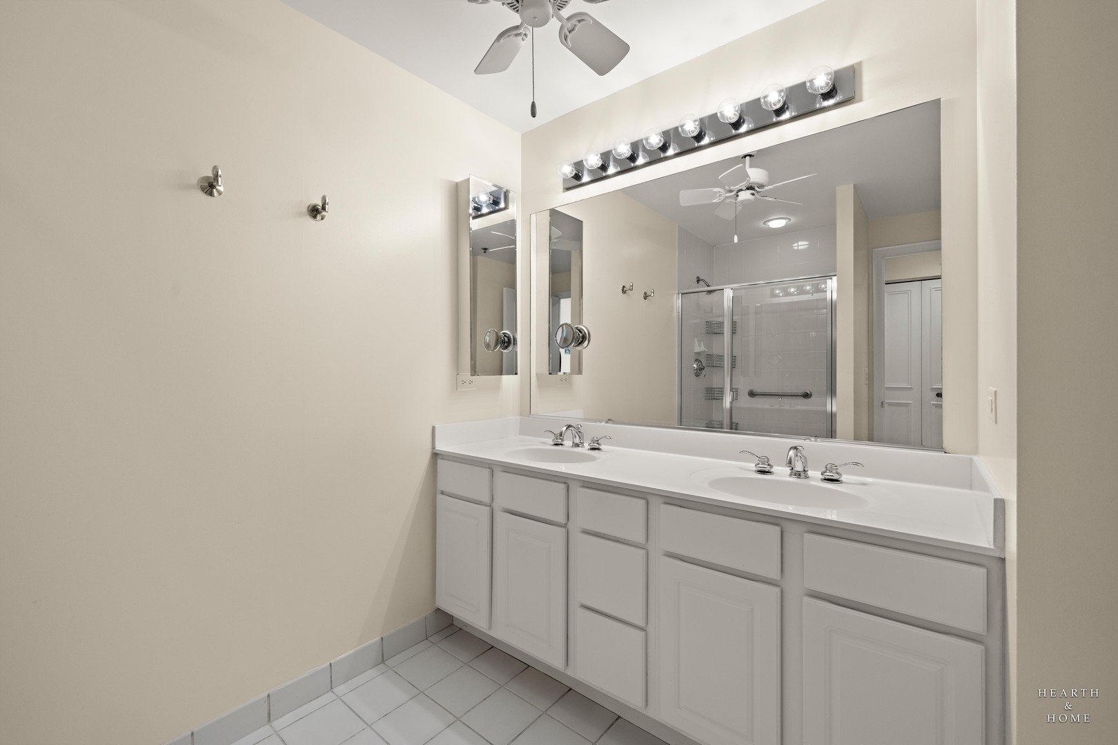 77 S Evergreen Avenue #403, Arlington Heights, IL 60005