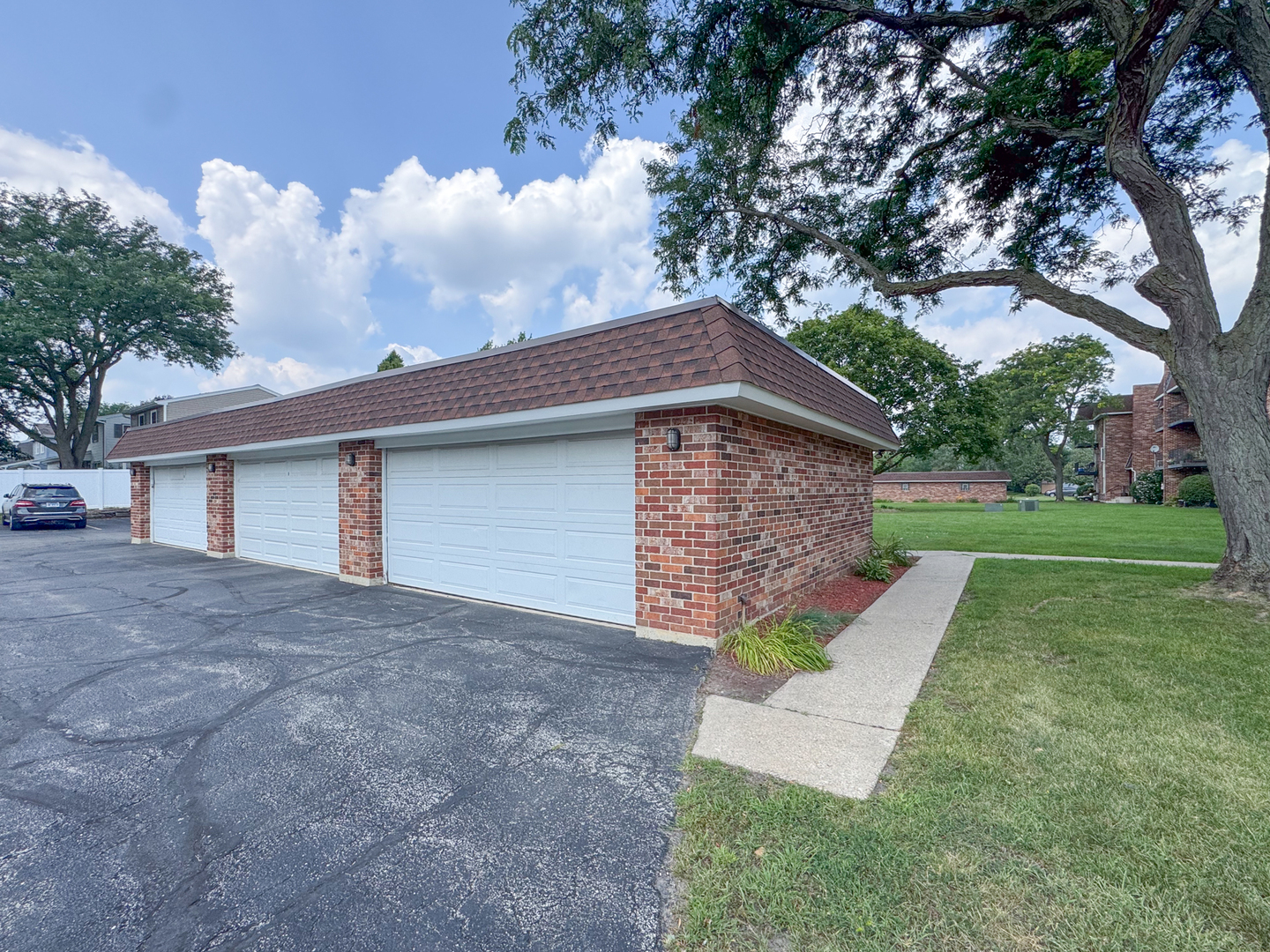 850 S Lorraine Road #2C, Wheaton, IL 60189