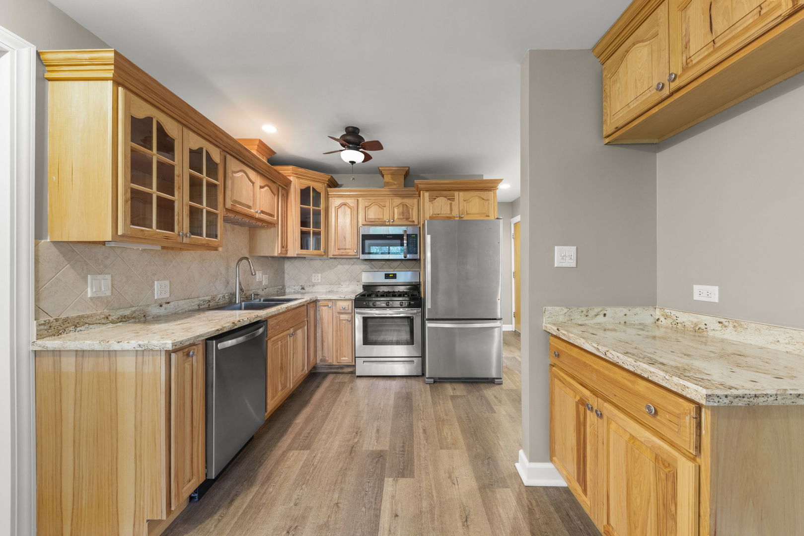 12820 S 71st Avenue #201, Palos Heights, IL 60463