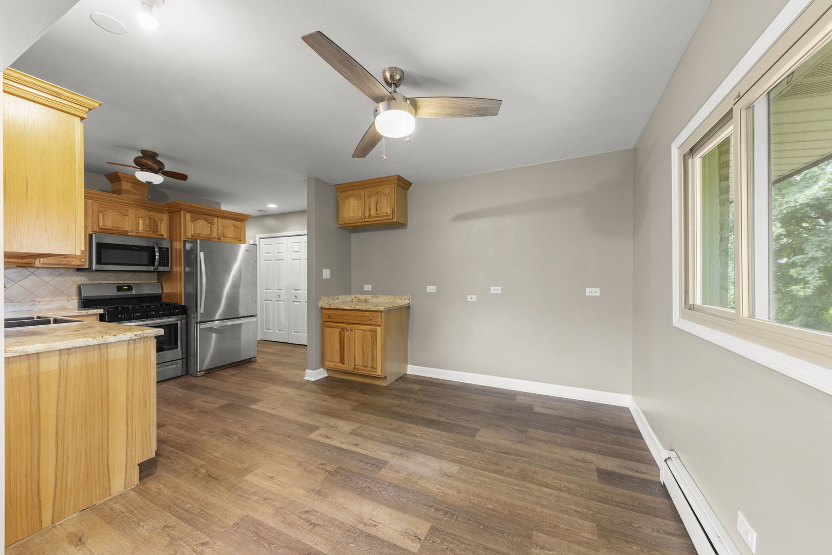 12820 S 71st Avenue #201, Palos Heights, IL 60463