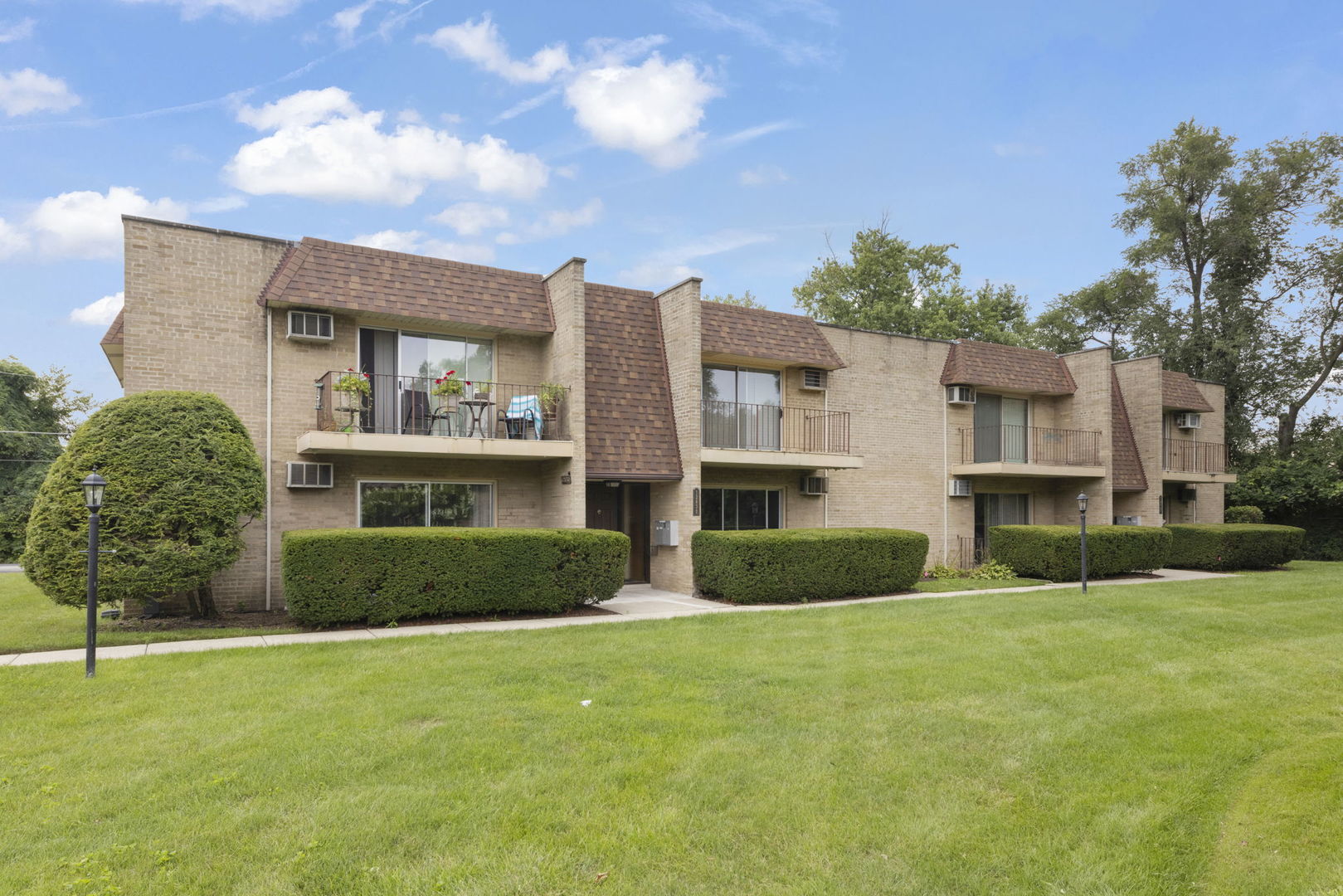 12820 S 71st Avenue #201, Palos Heights, IL 60463