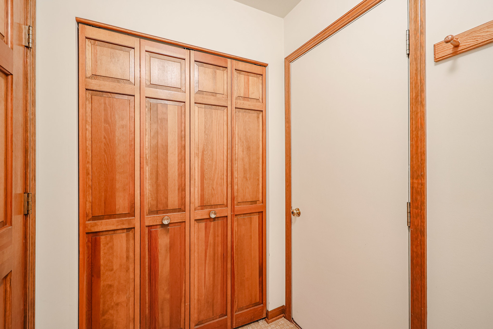 504 Lexington Avenue, Fox River Grove, IL 60021
