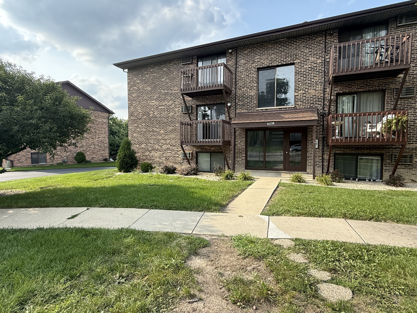 8238 Woodland Drive #C, Darien, IL 60561