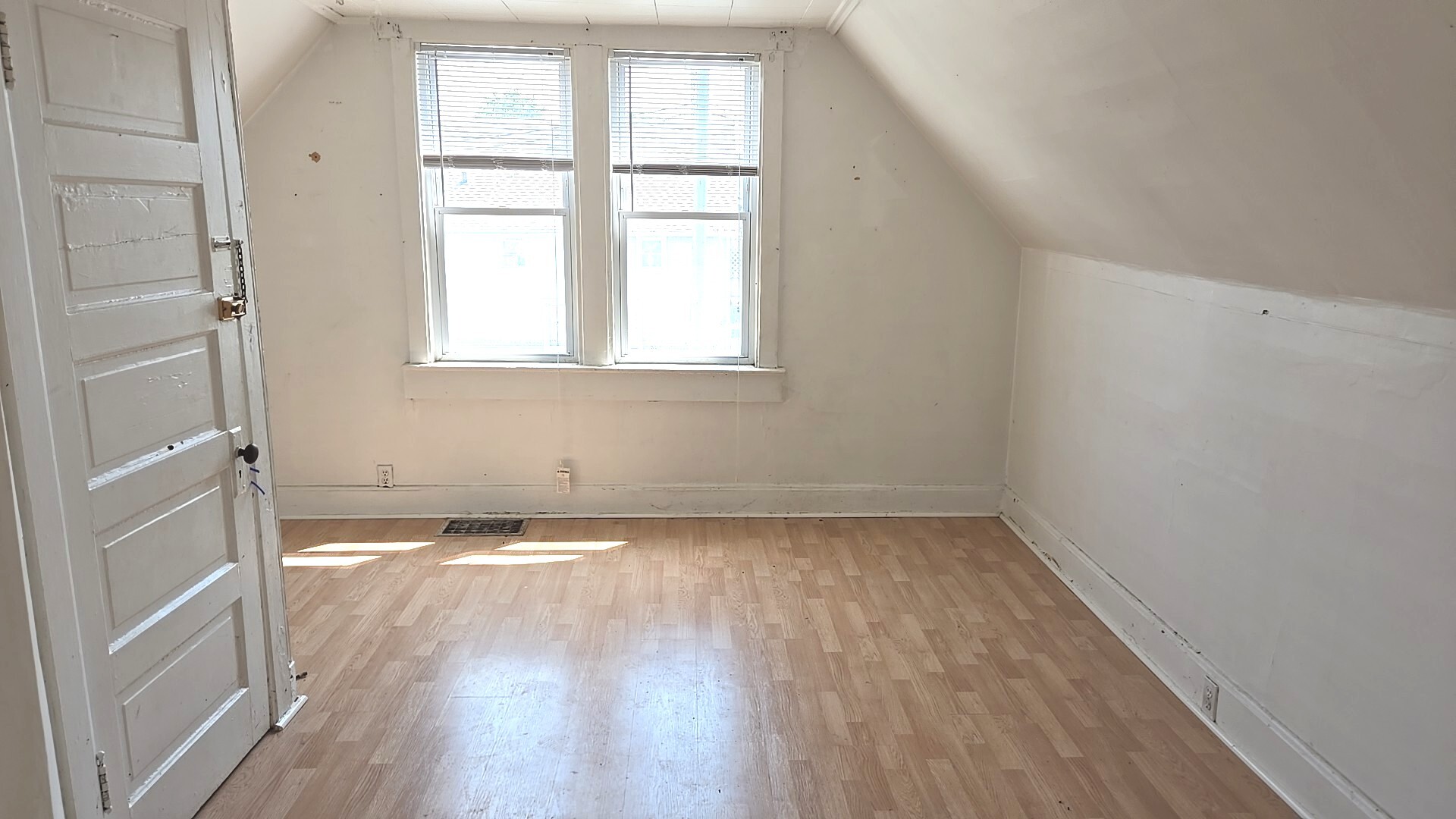 13550 S Burley Avenue, Chicago, IL 60633