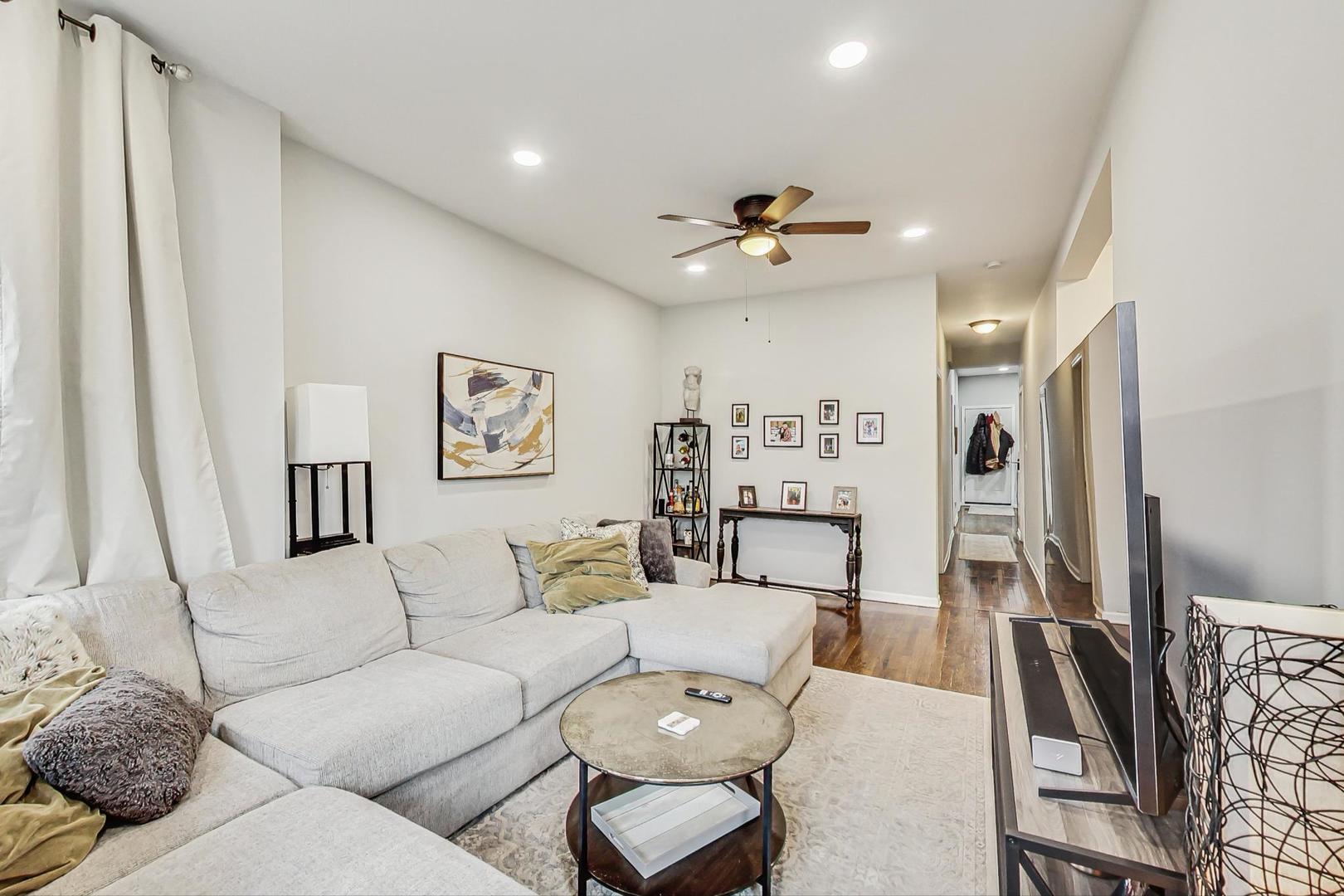 3330 W Hutchinson Street #1, Chicago, IL 60618